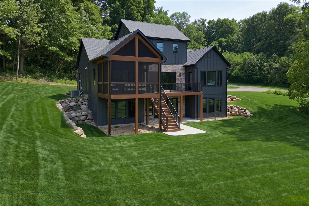 main property photo 74