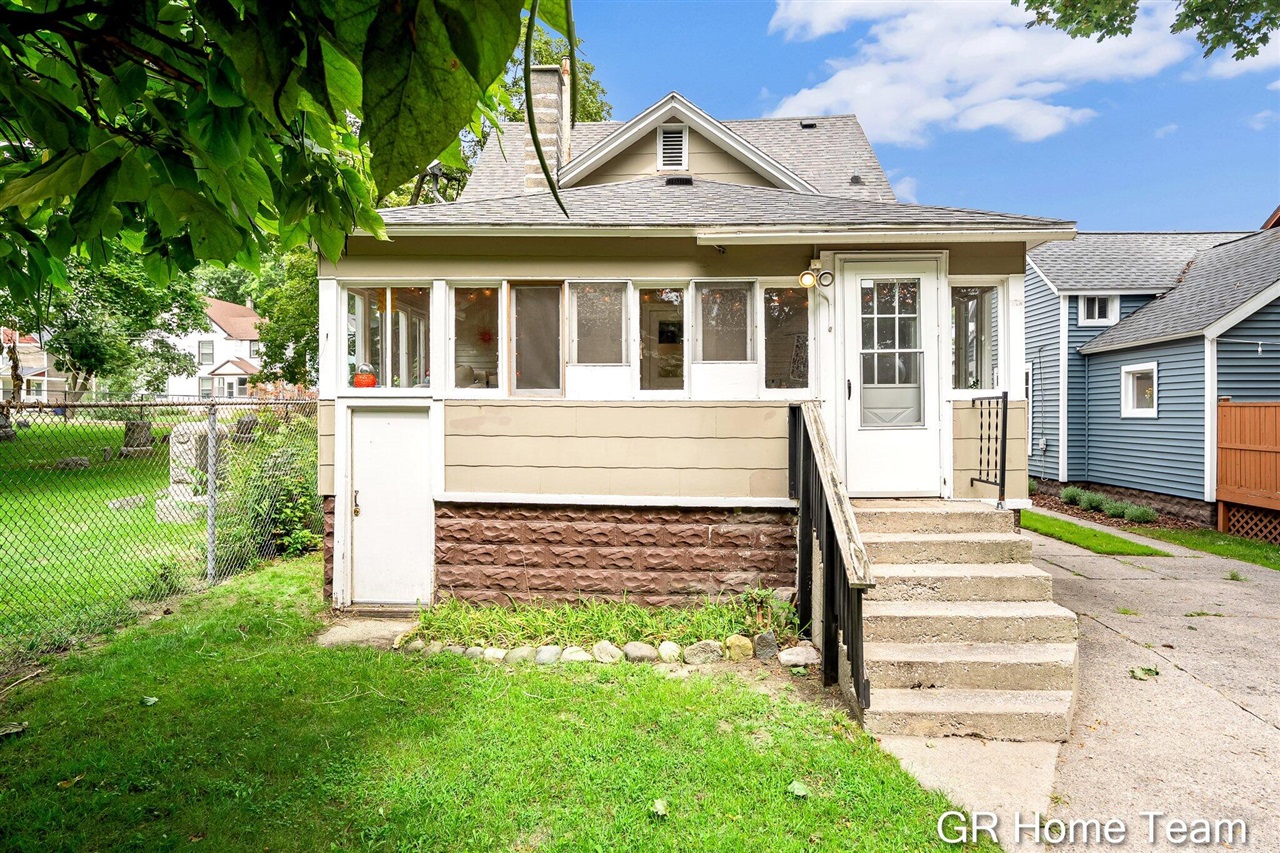 main property photo 46