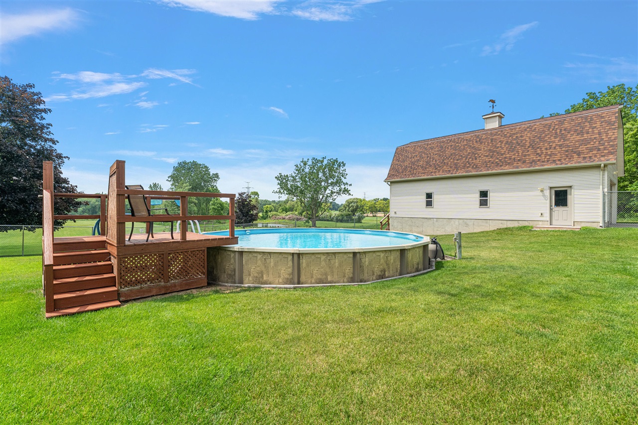 main property photo 74