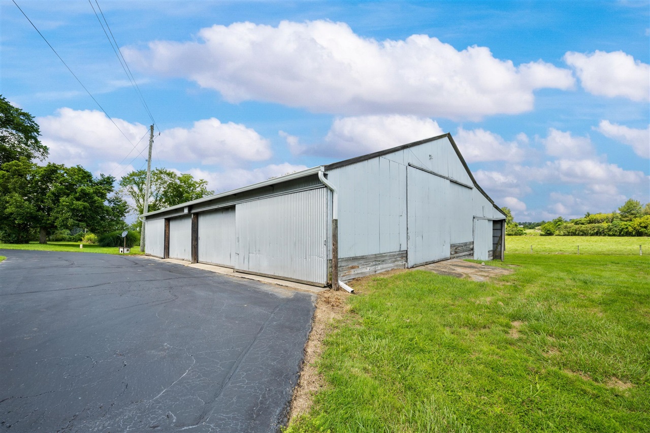 main property photo 39