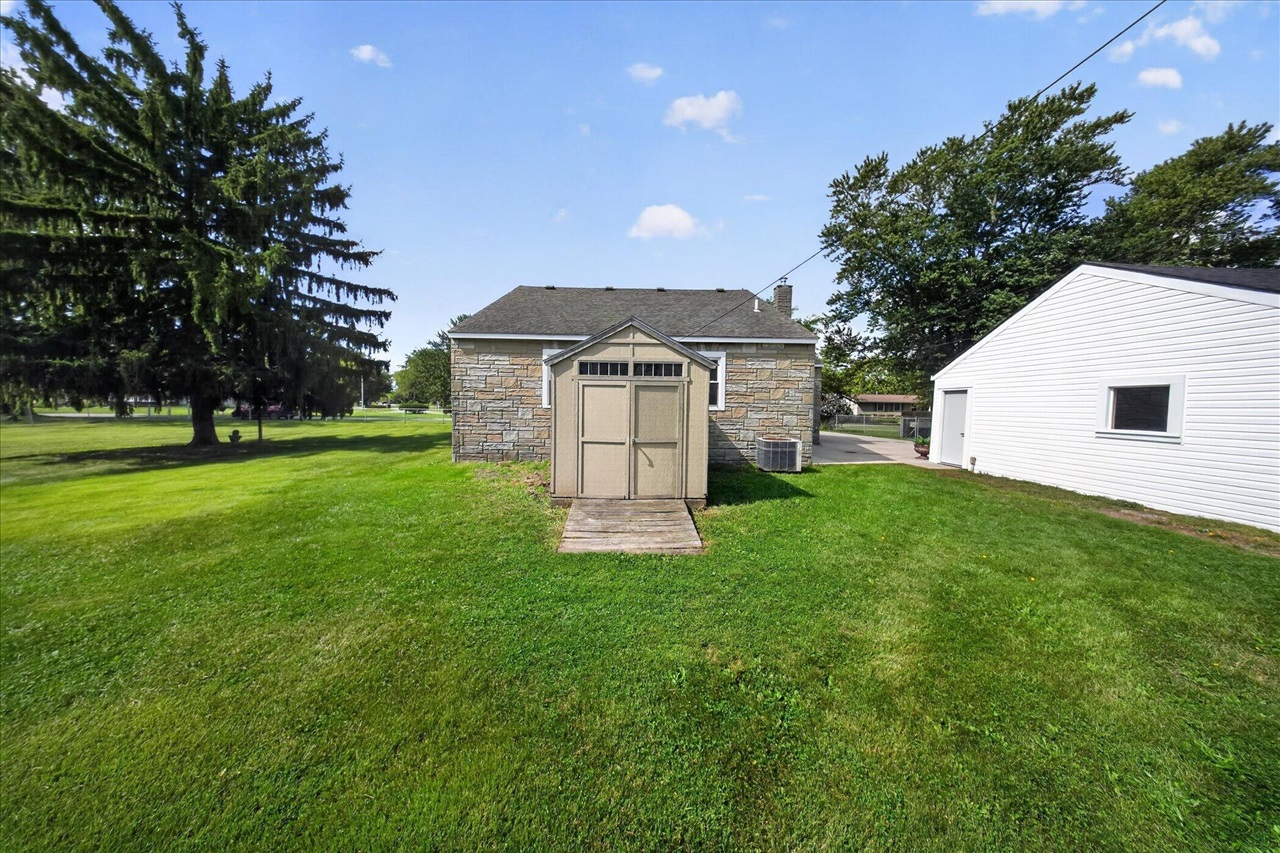 main property photo 20