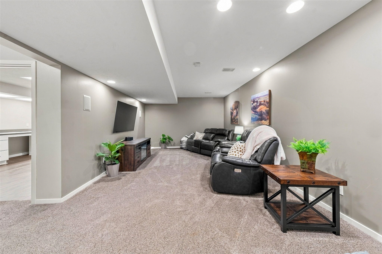 main property photo 81