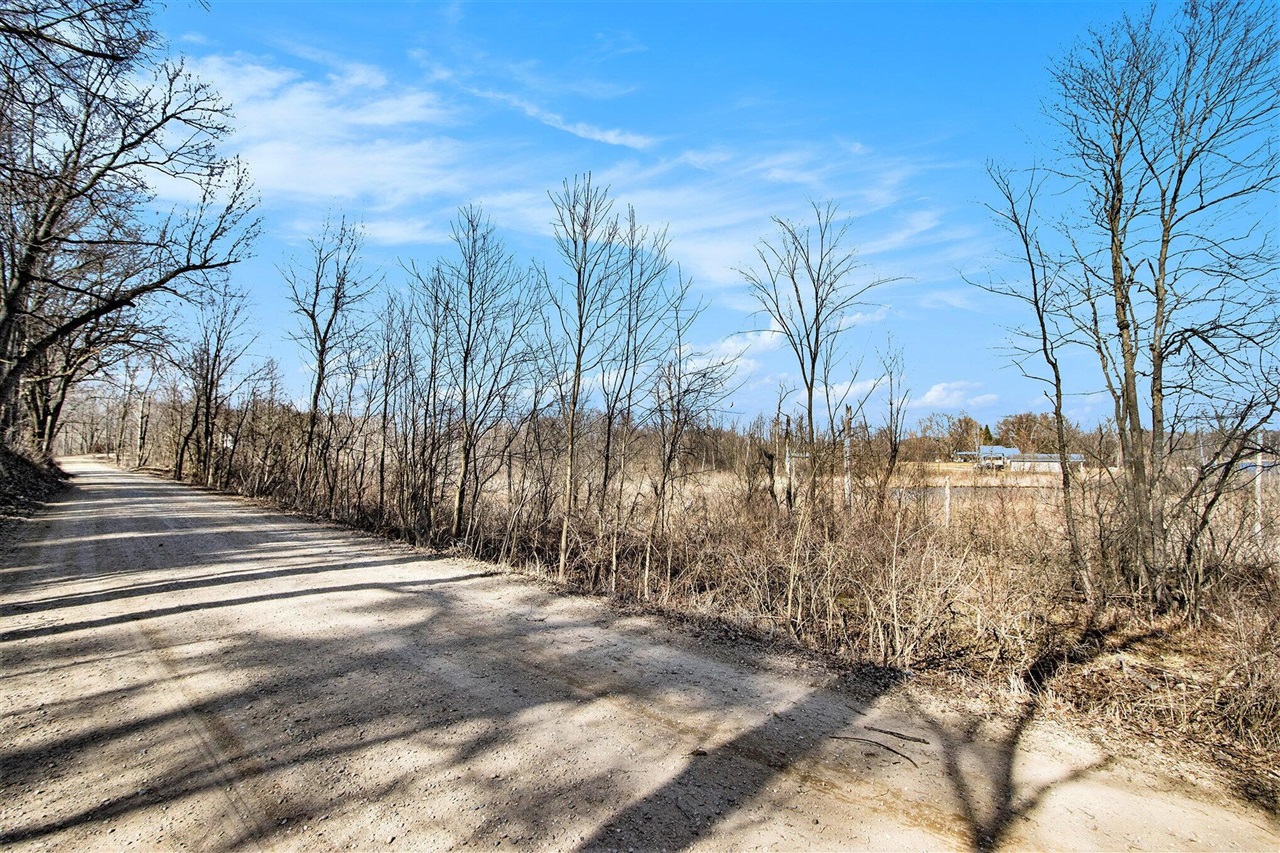 main property photo 11