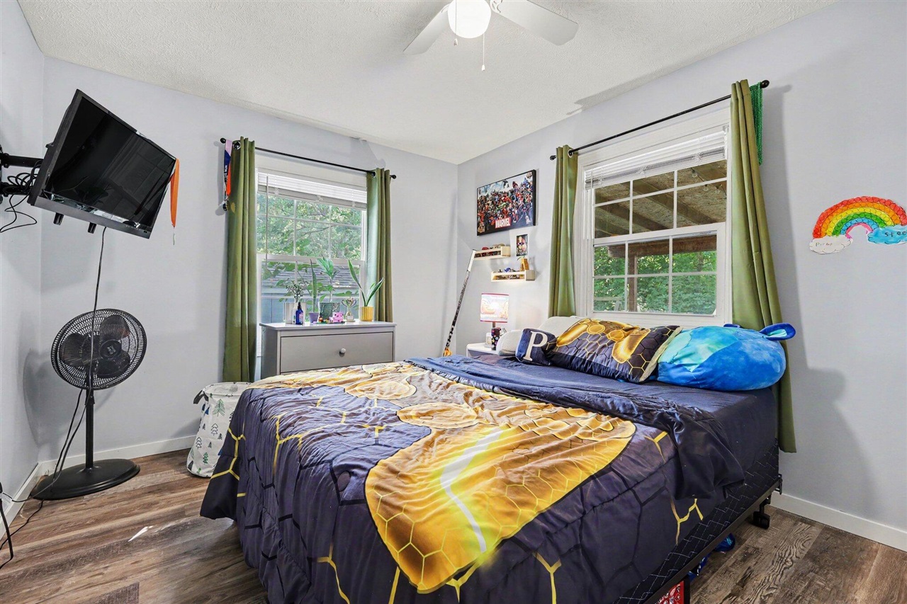 main property photo 13