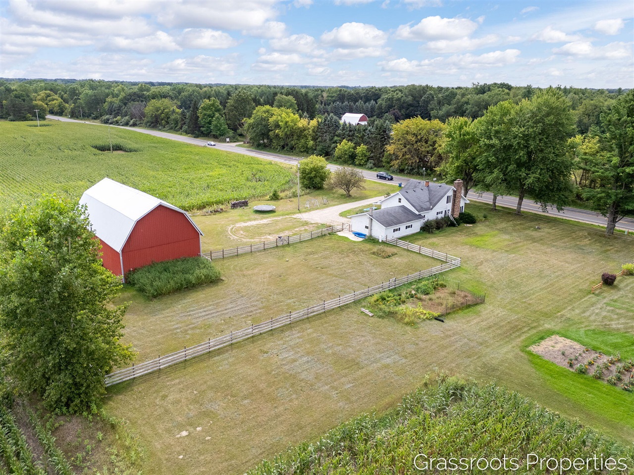 main property photo 23