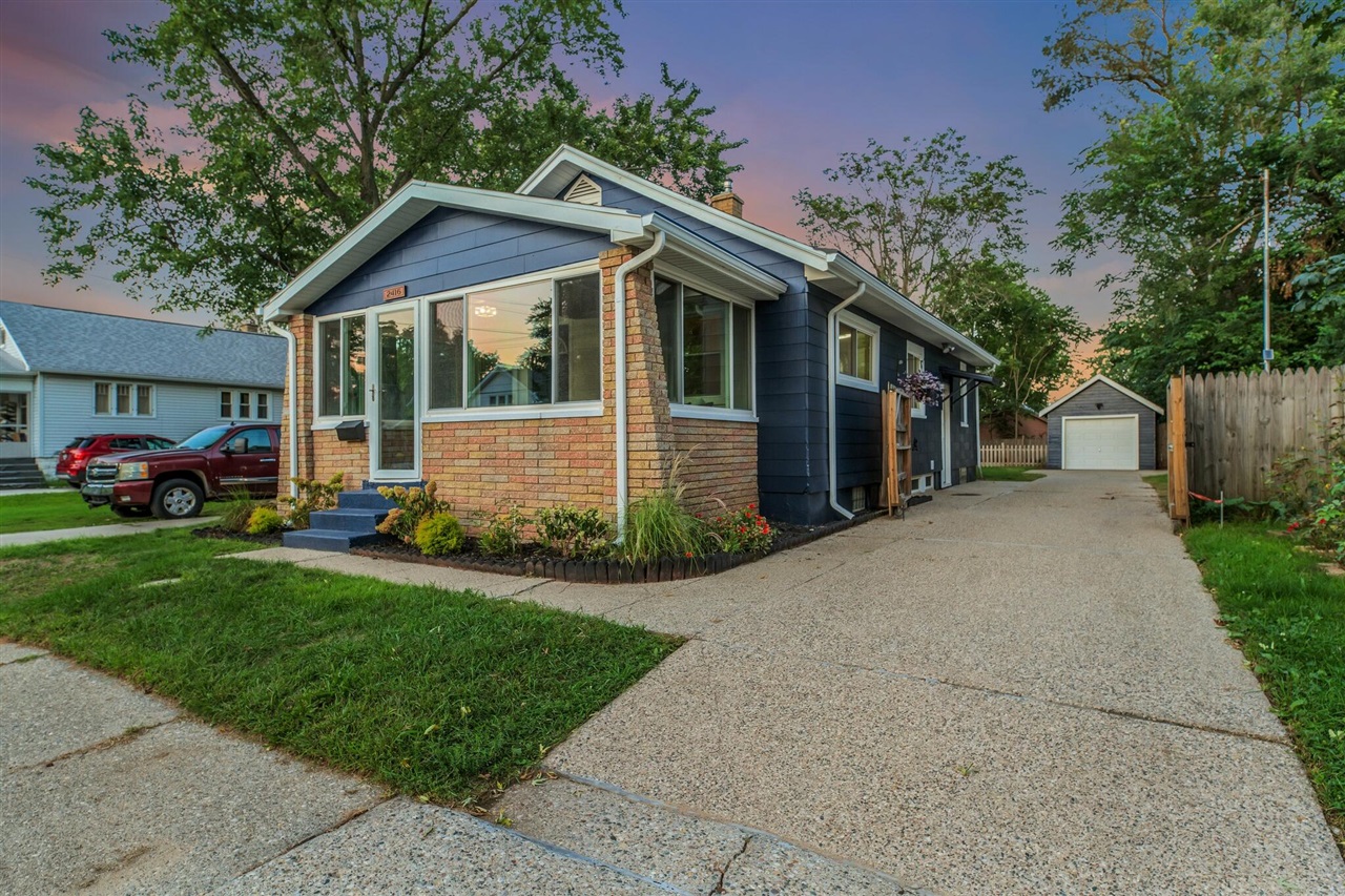main property photo 0