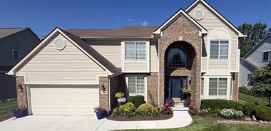 image of property with 4 Bed | 3 Bath | 2,794 Sqft