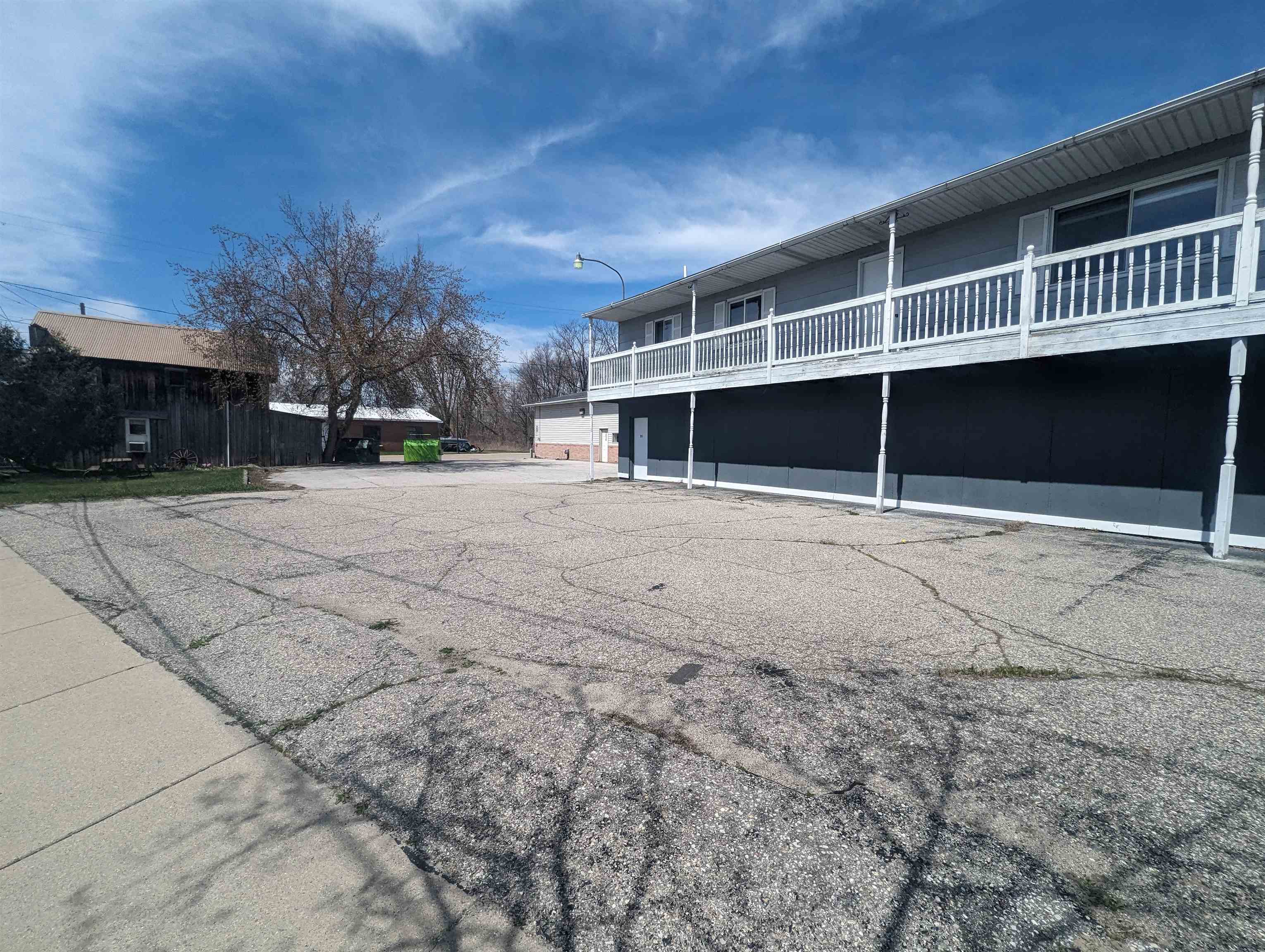 main property photo 8