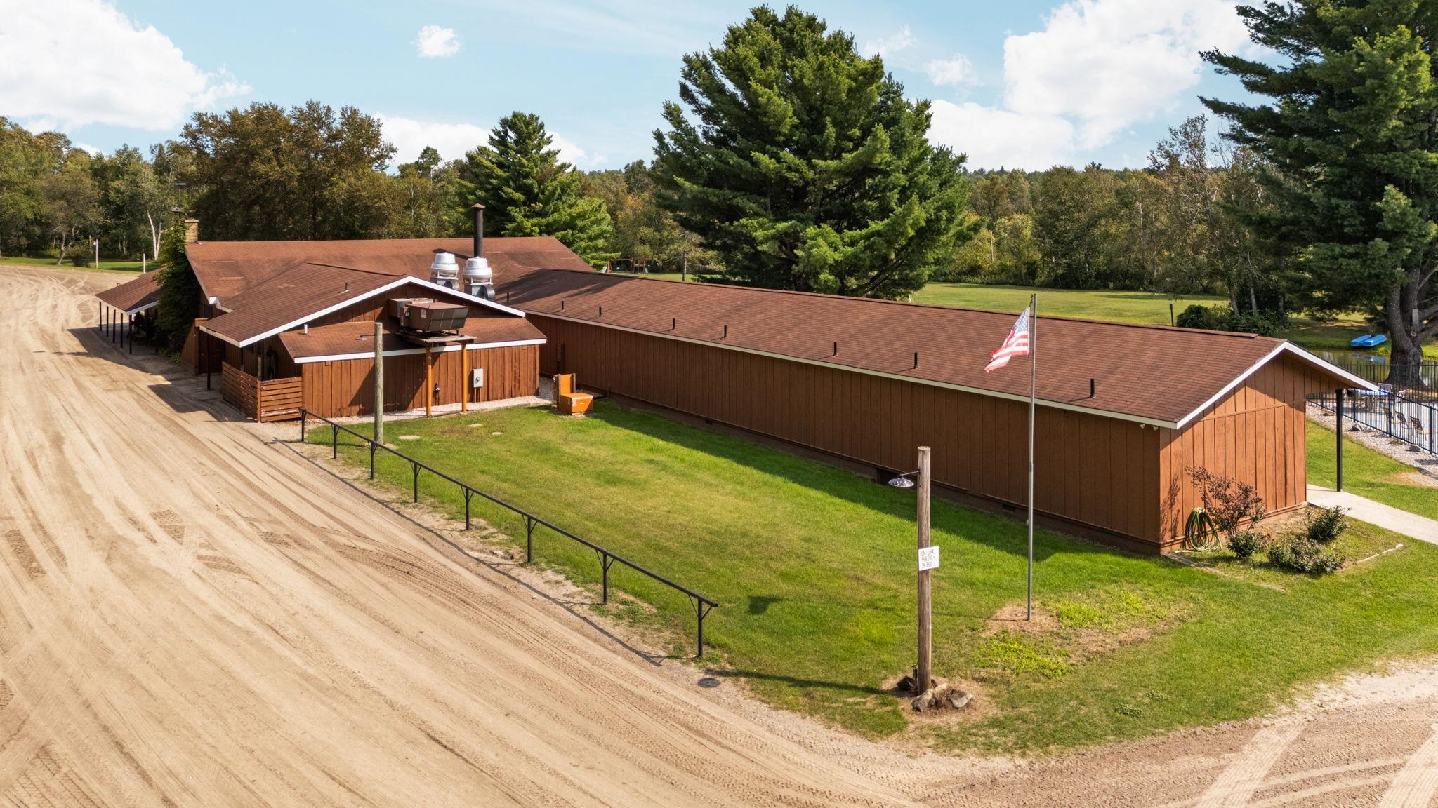 main property photo 28