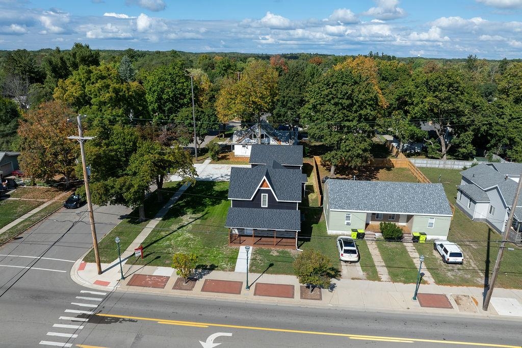 main property photo 74