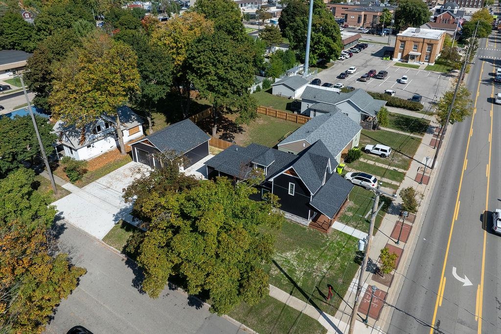 main property photo 76