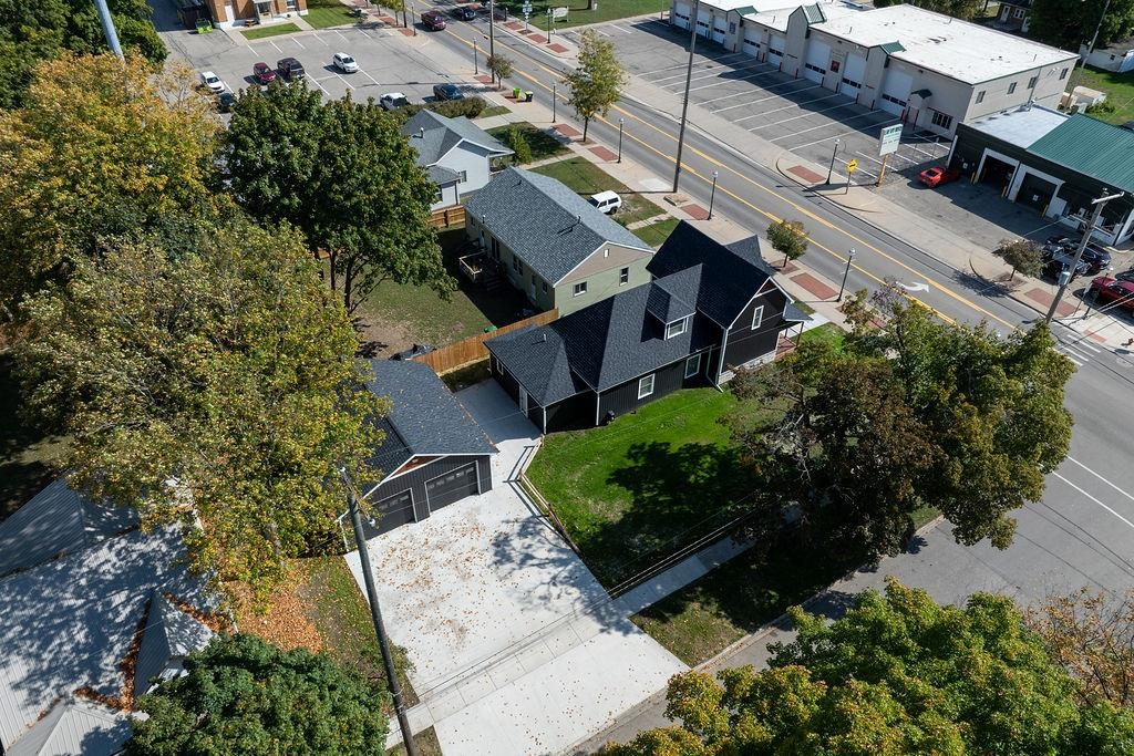 main property photo 78