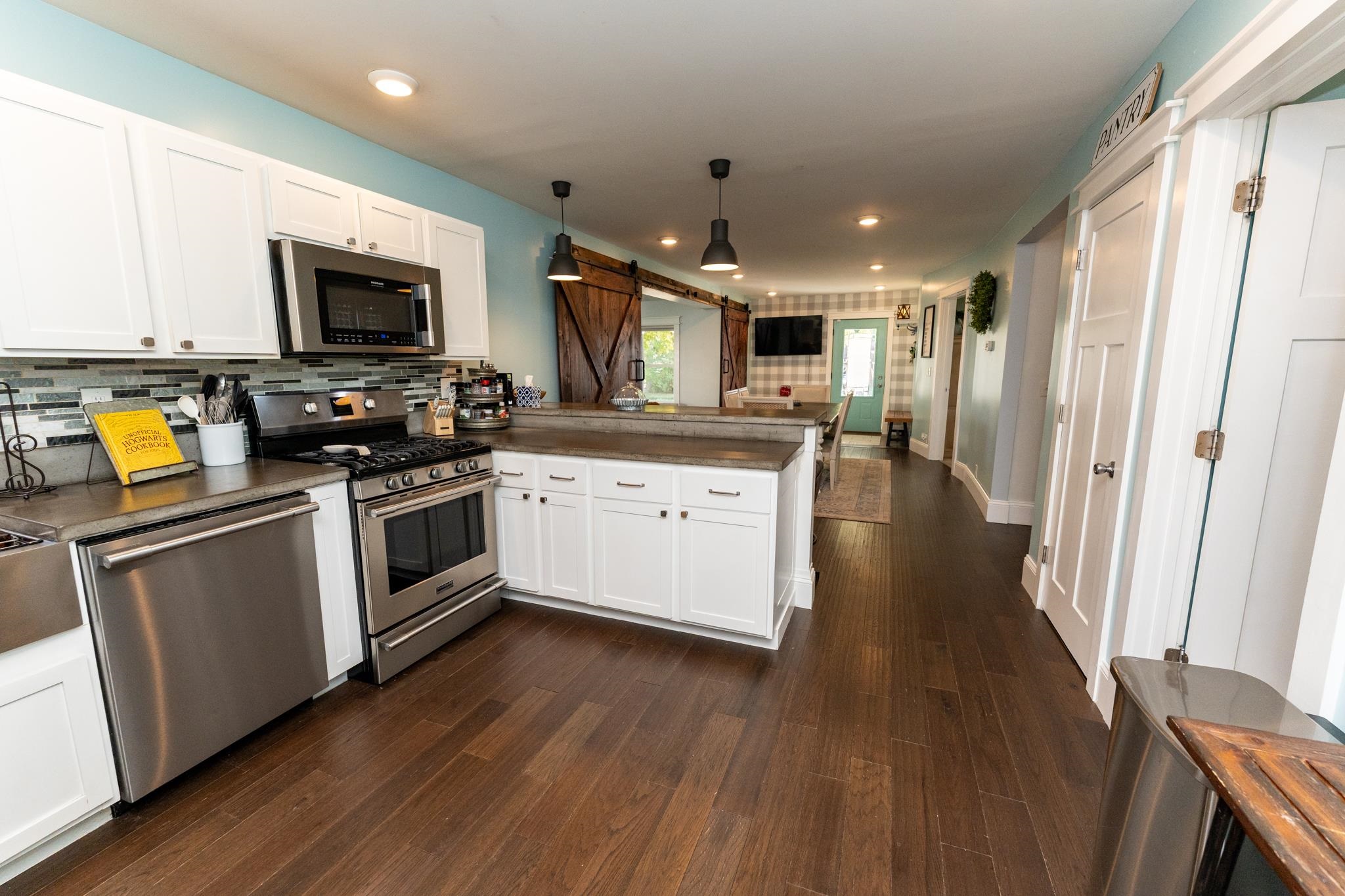 main property photo 50