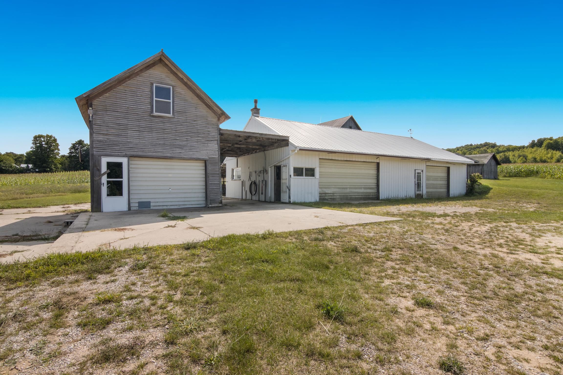 main property photo 35