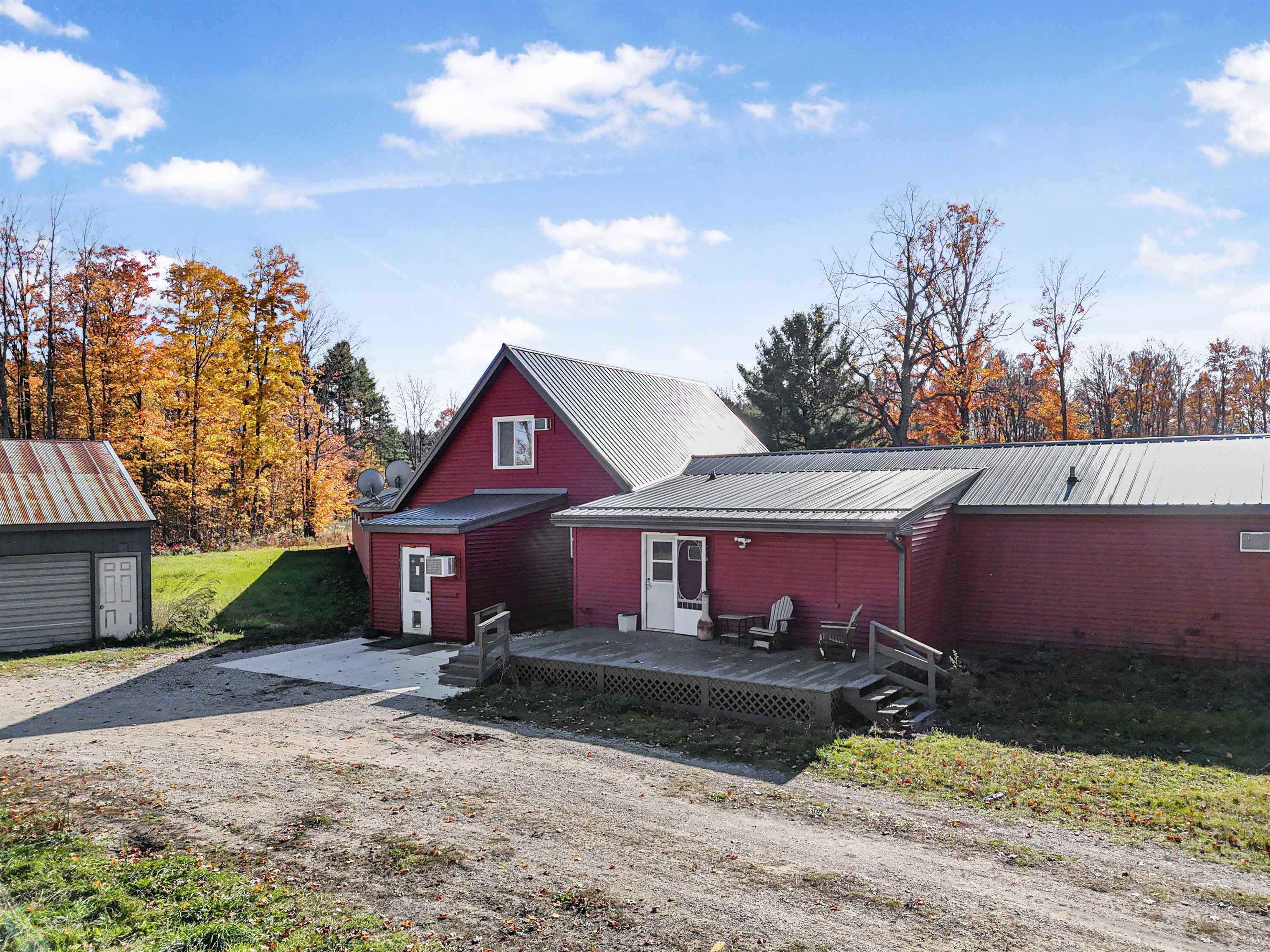 main property photo 40