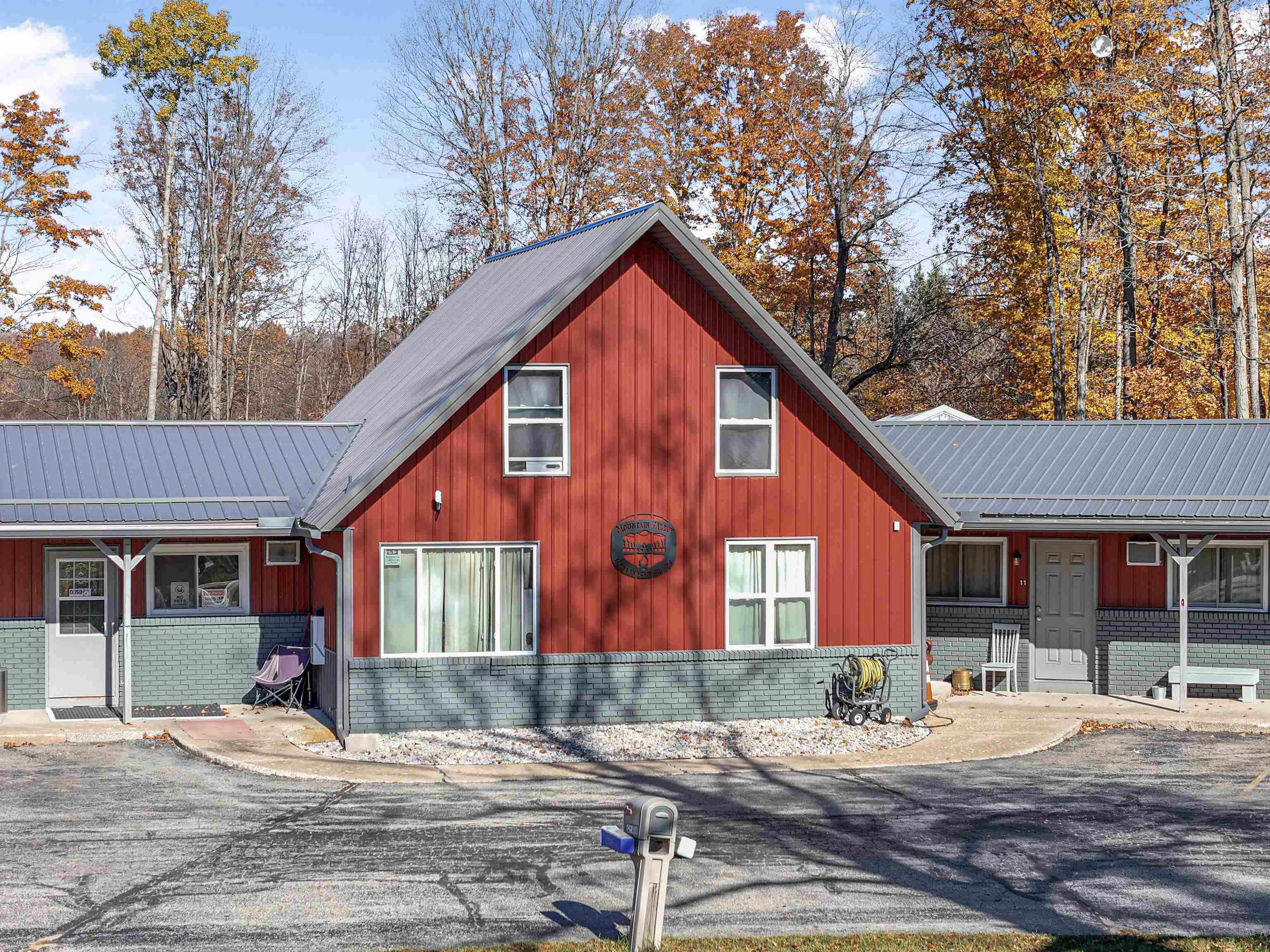 main property photo 41