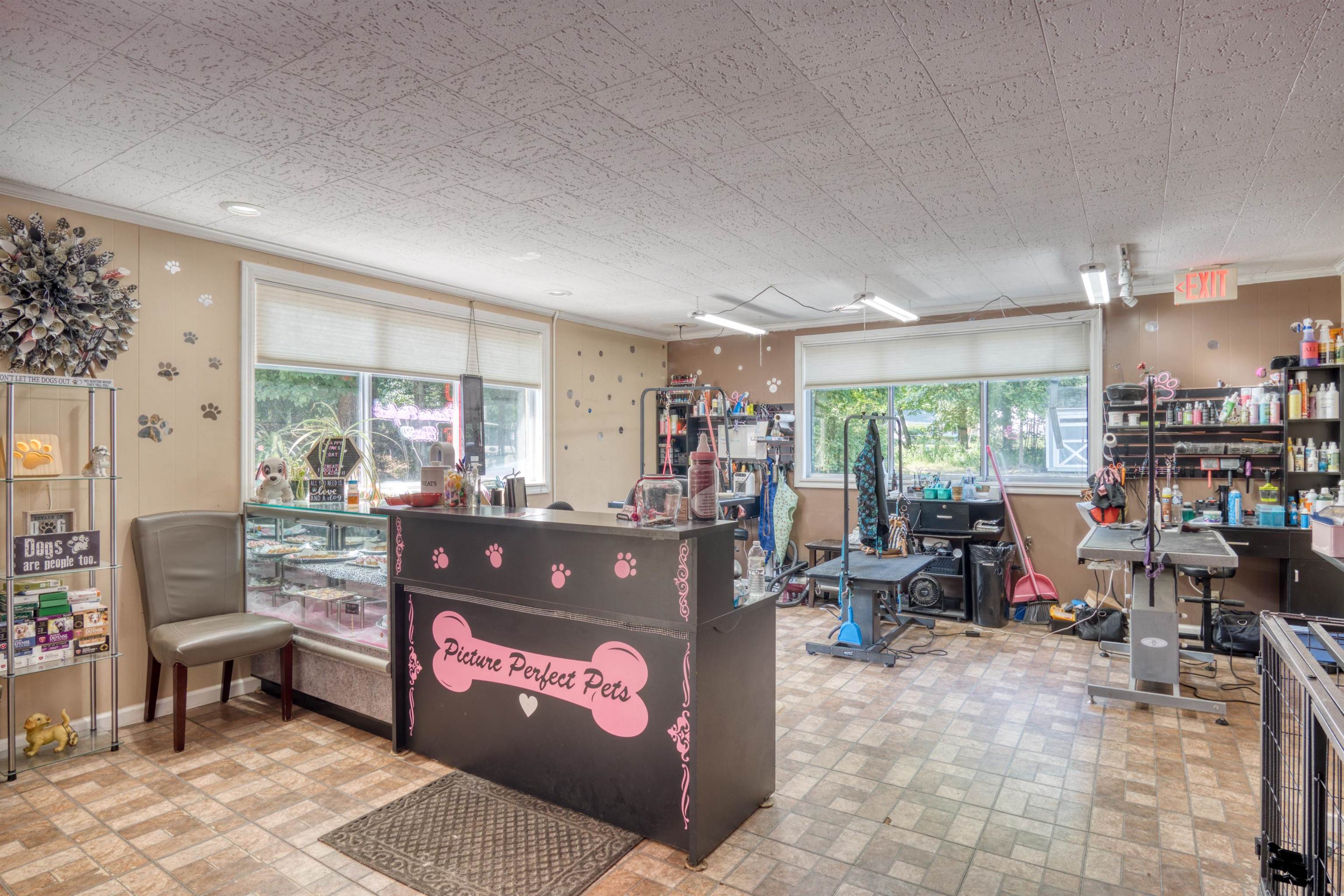 main property photo 28