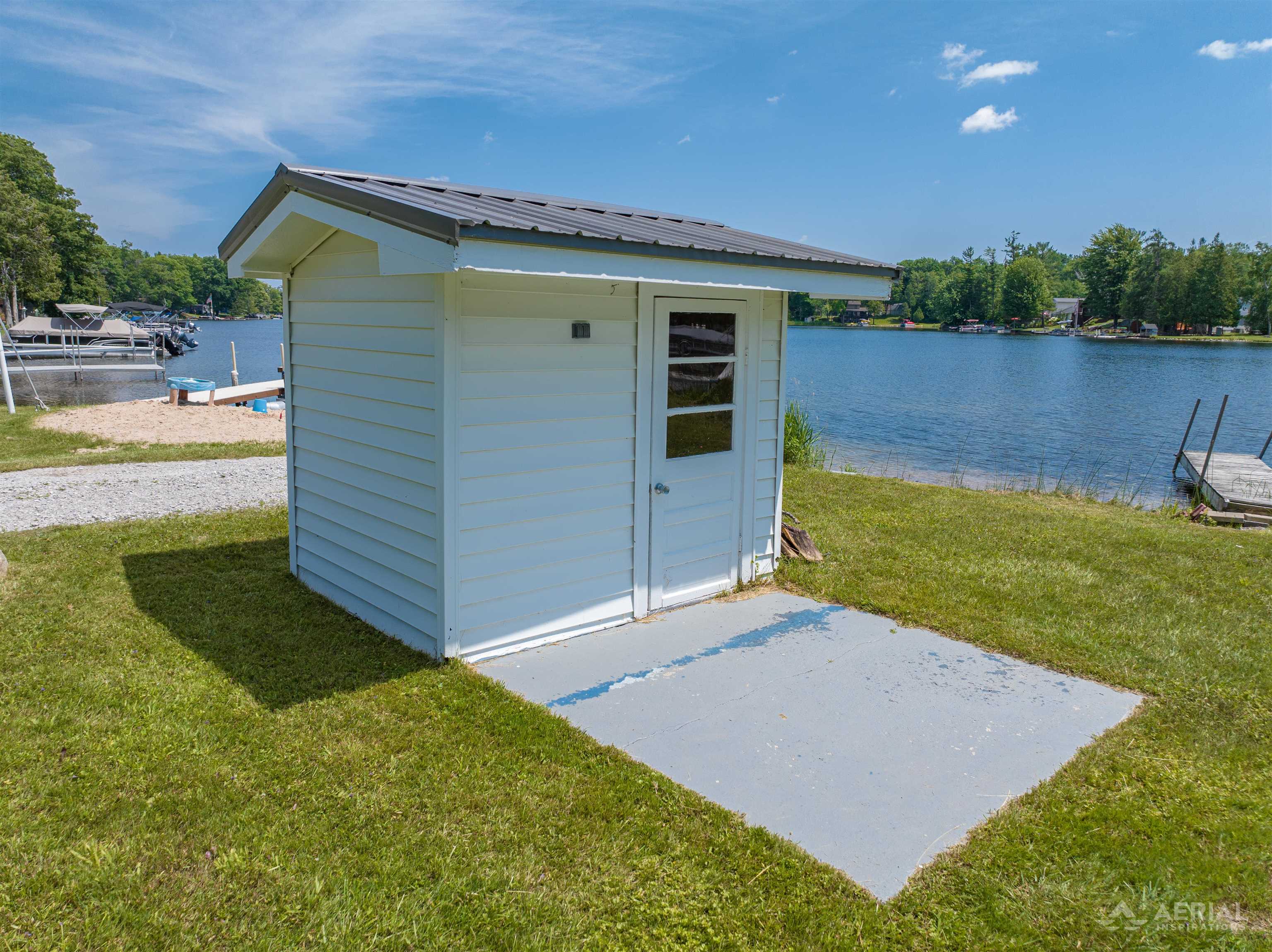 main property photo 30