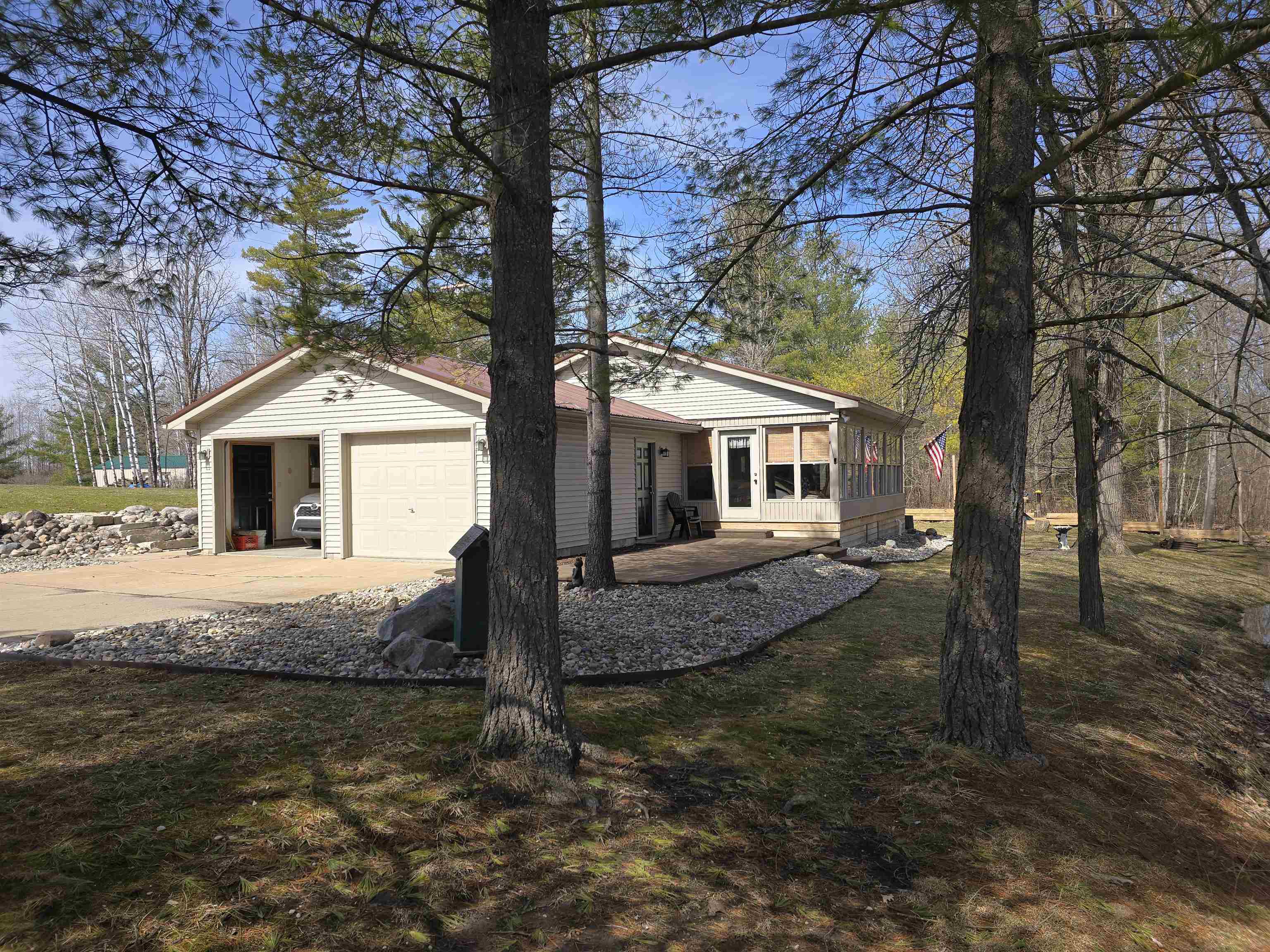 main property photo 77