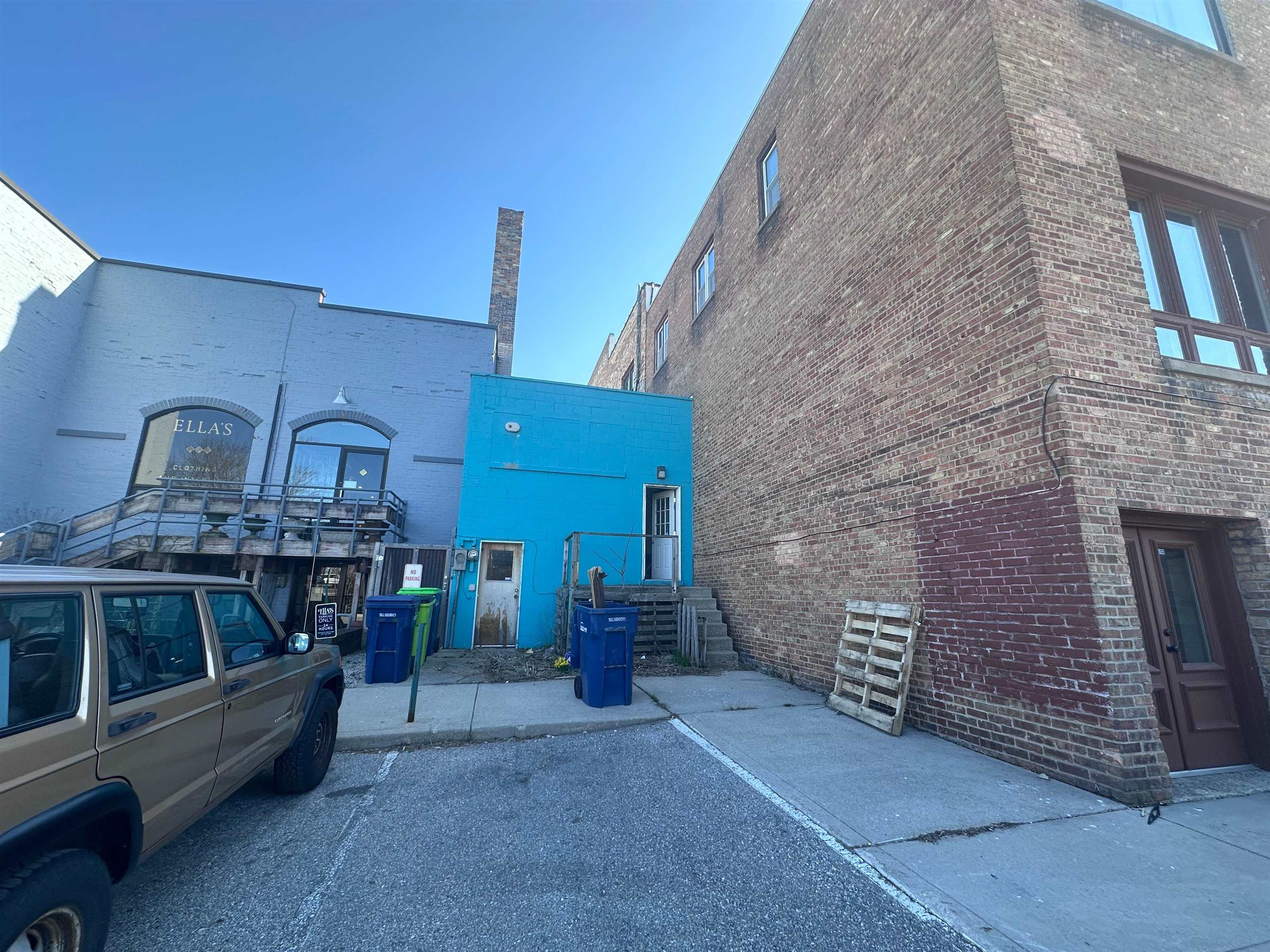 main property photo 27