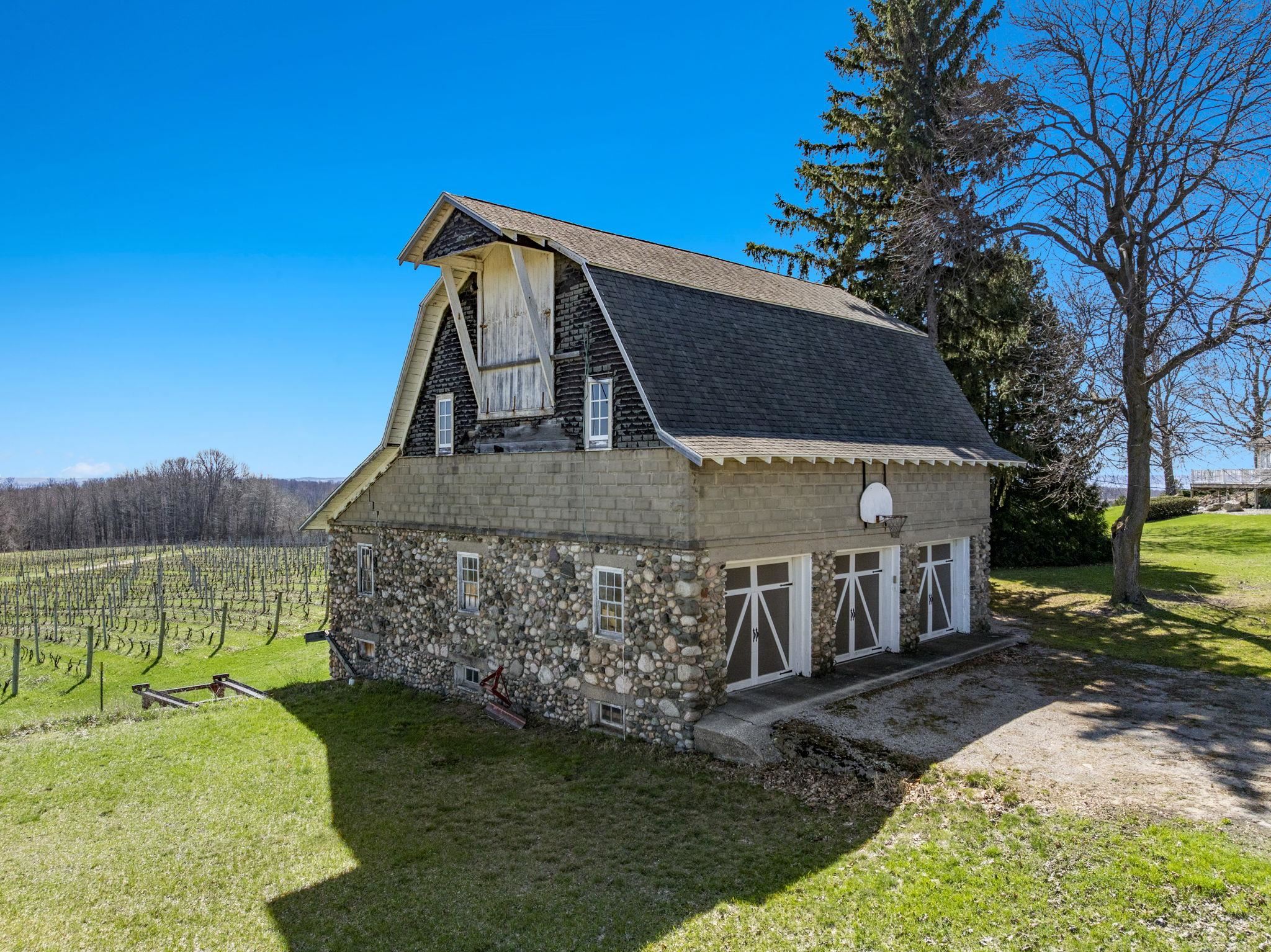main property photo 12
