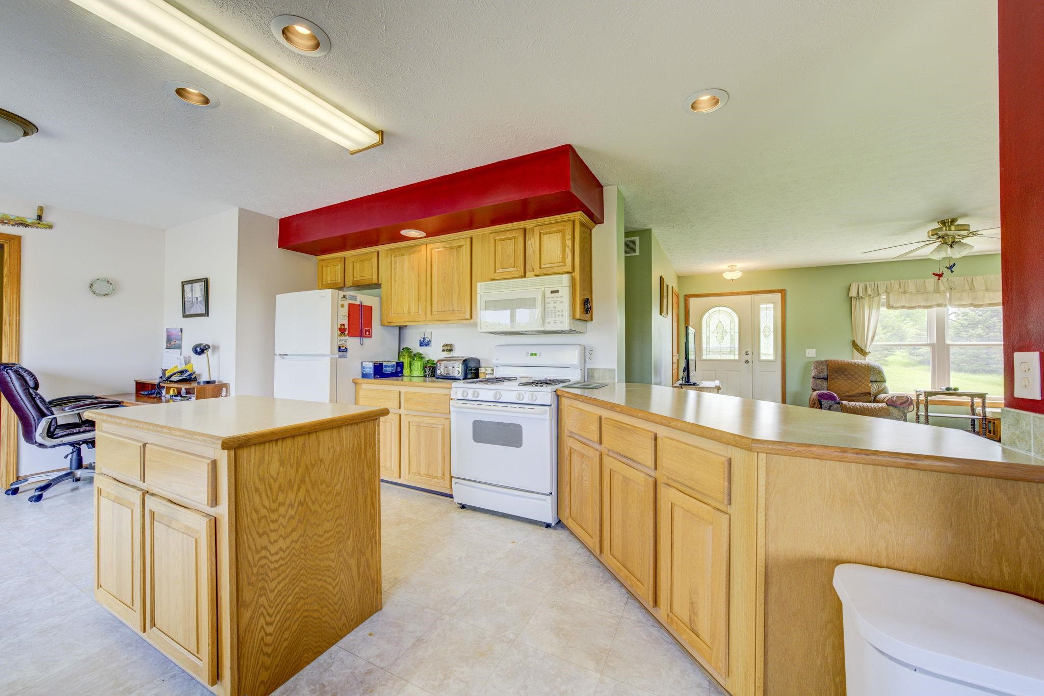 main property photo 13