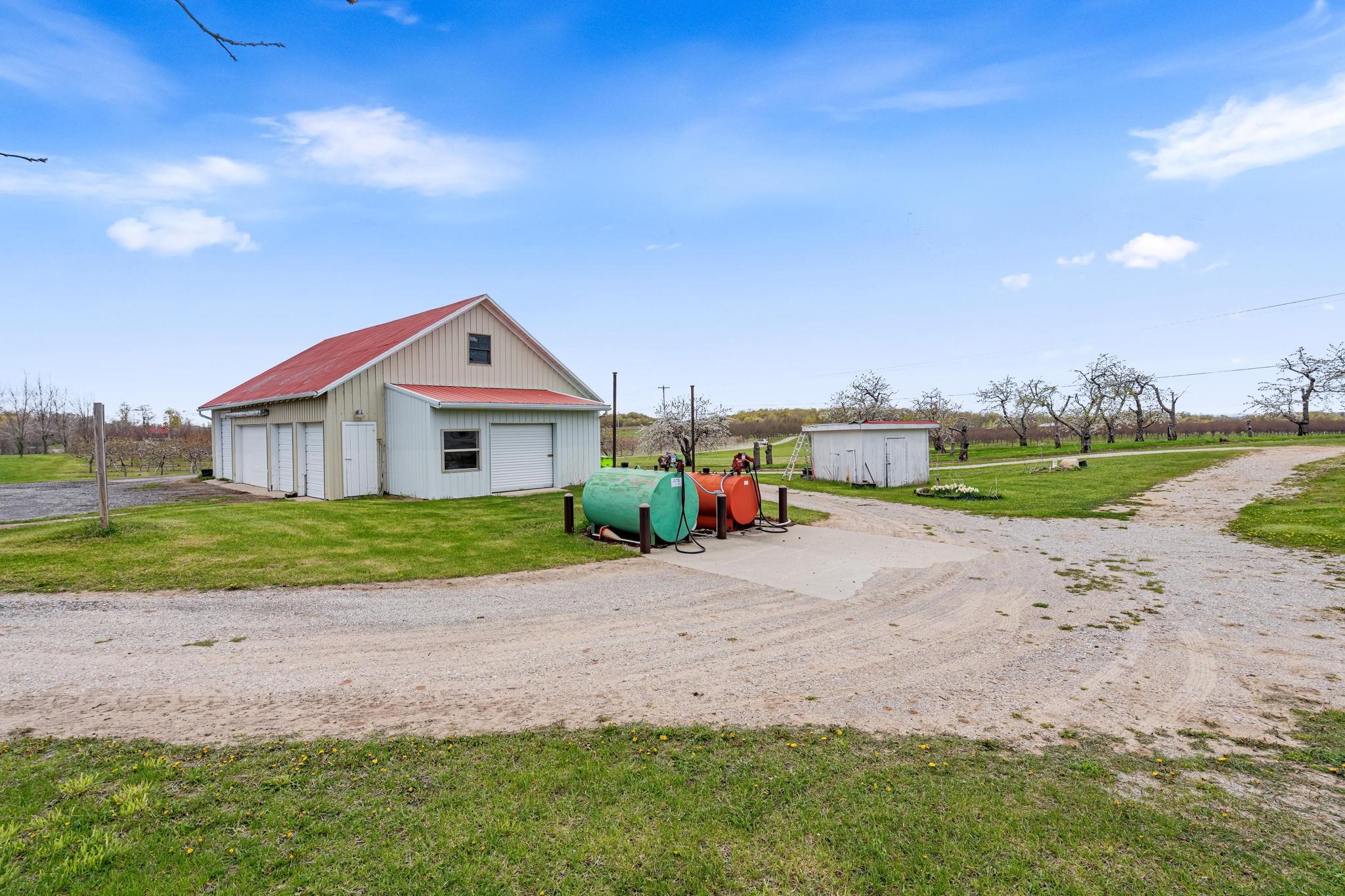 main property photo 32