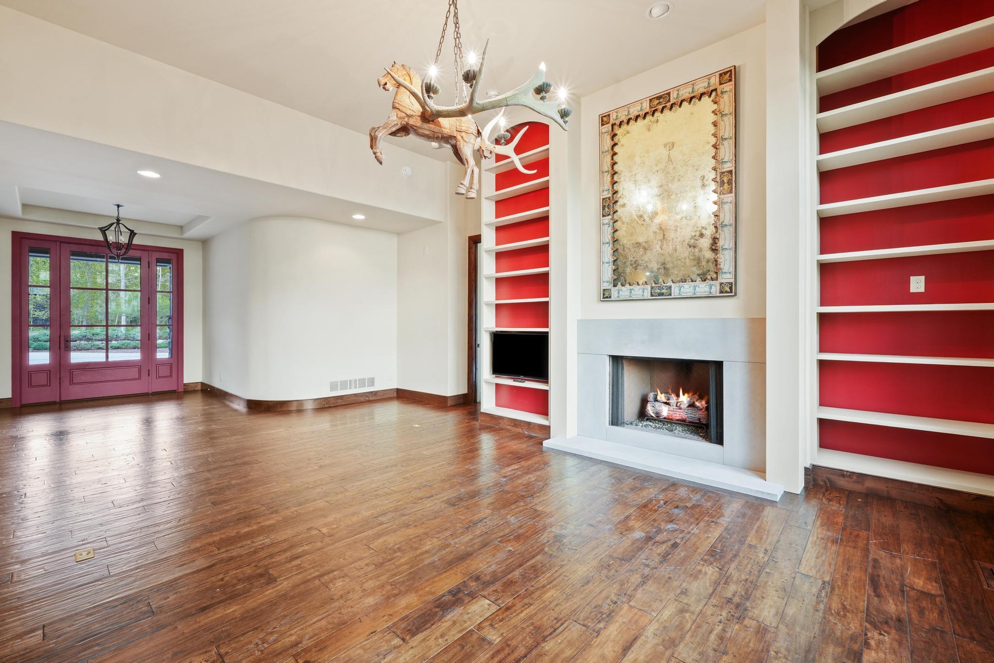 main property photo 9