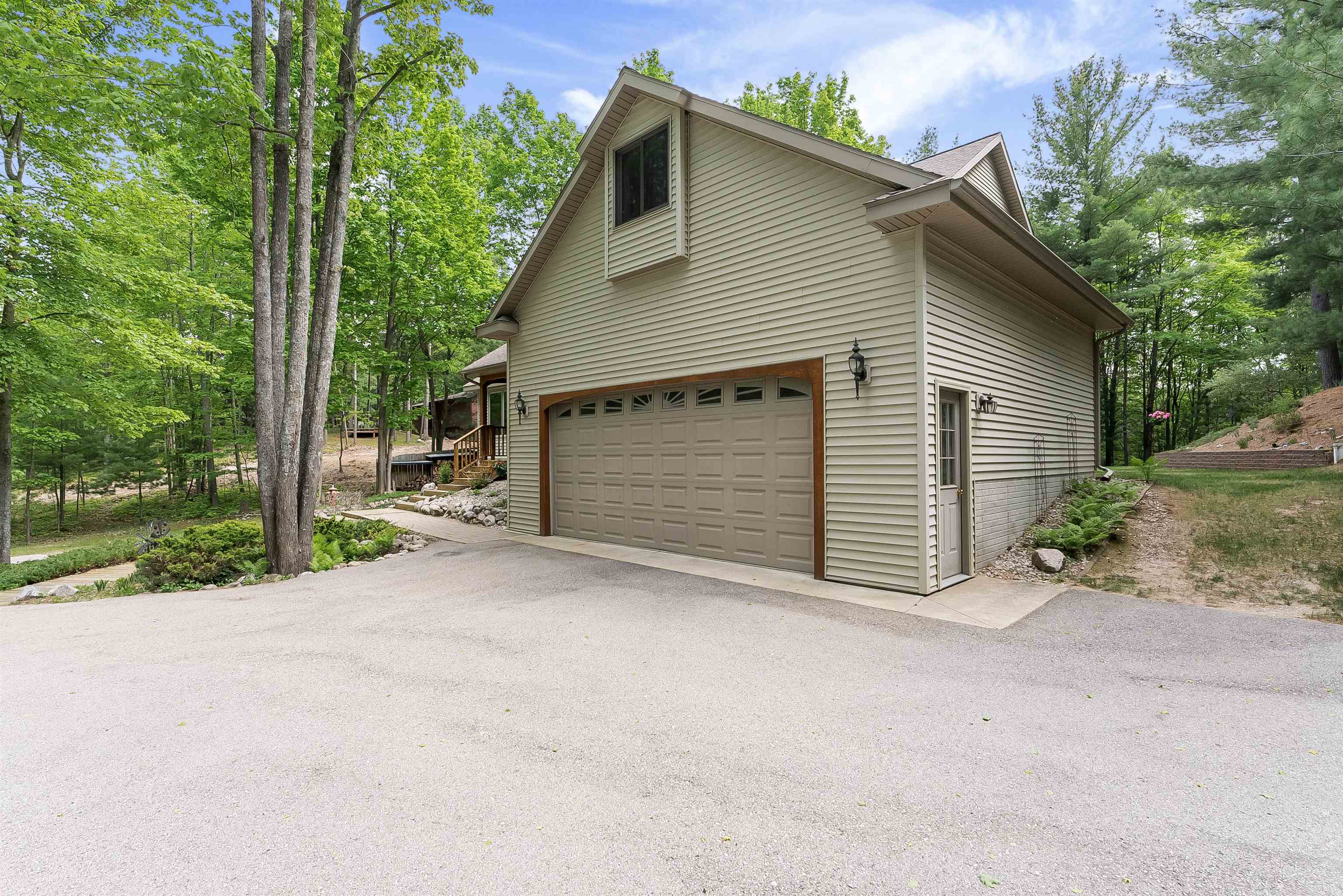 main property photo 62