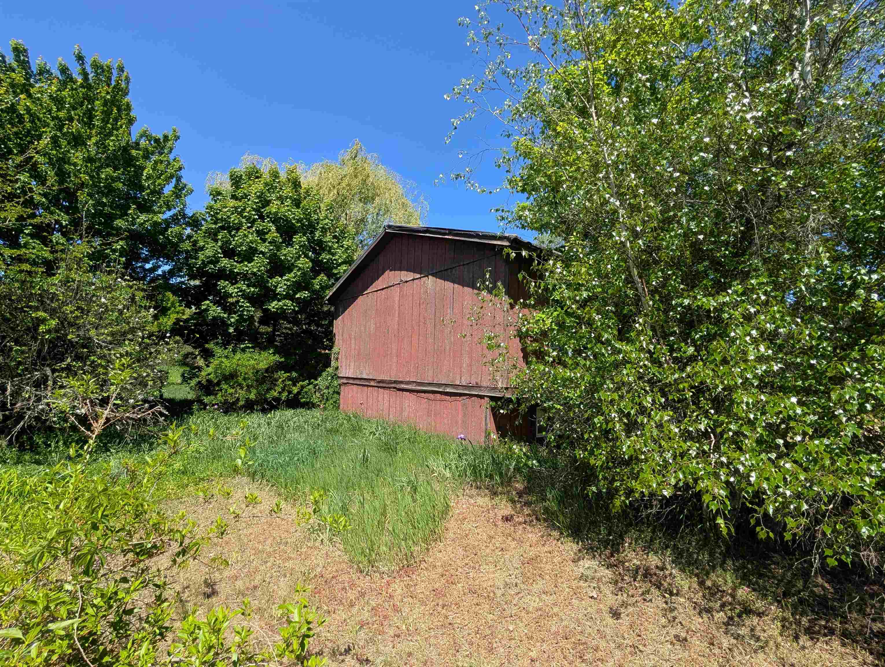 main property photo 27