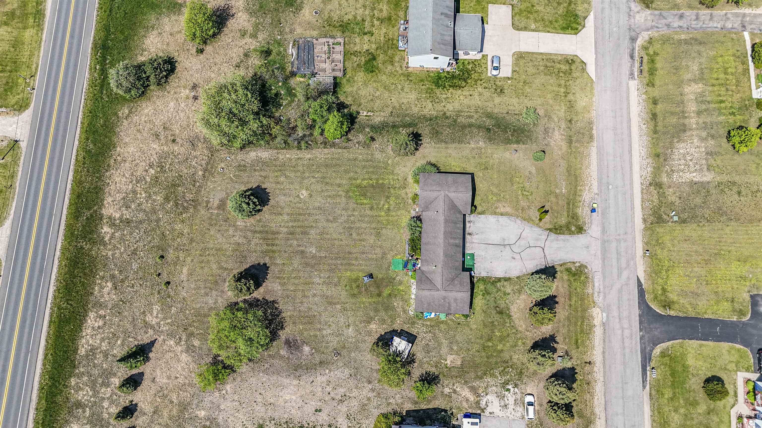 main property photo 42
