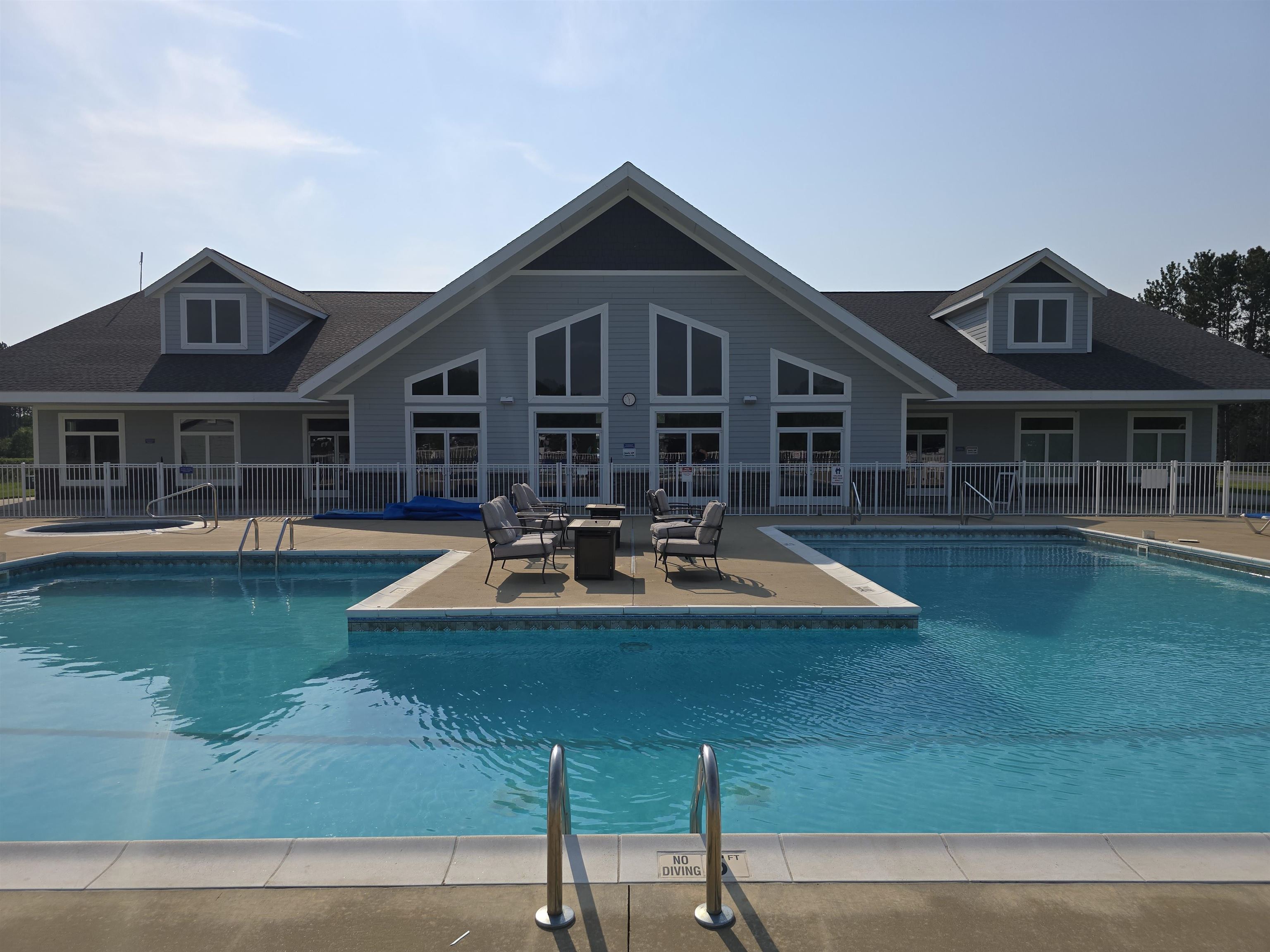 main property photo 0