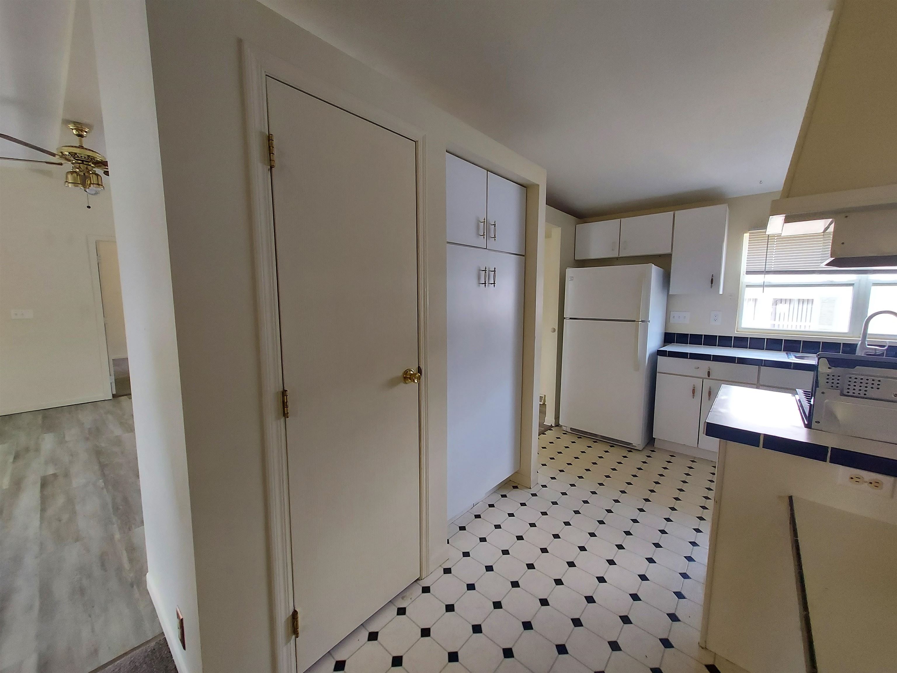 property viewer photo 18