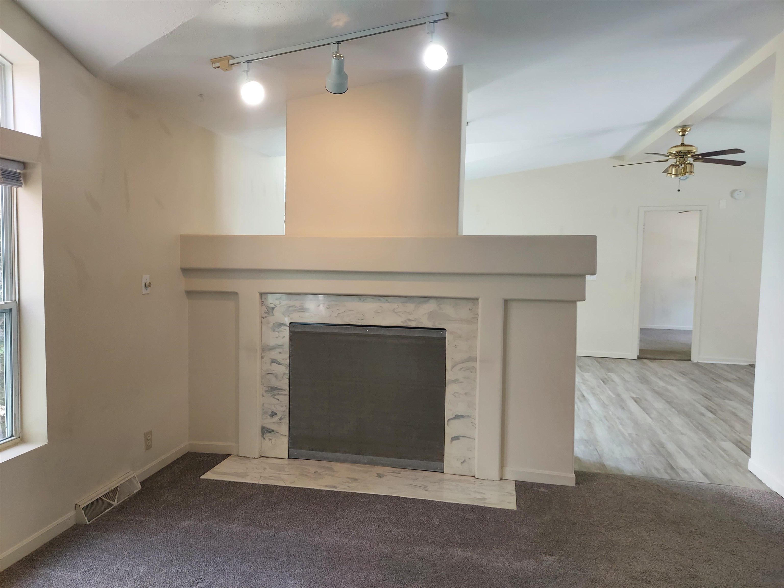 property viewer photo 5