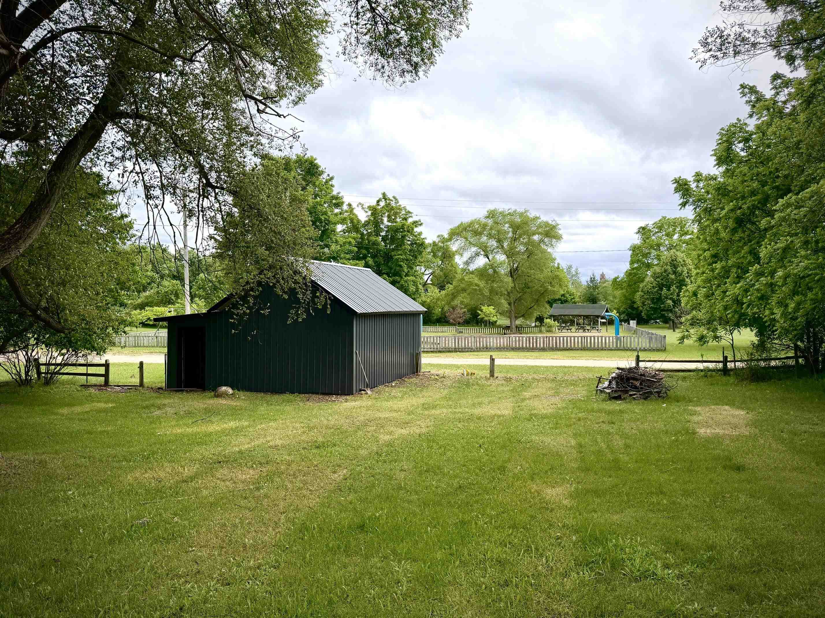 main property photo 5