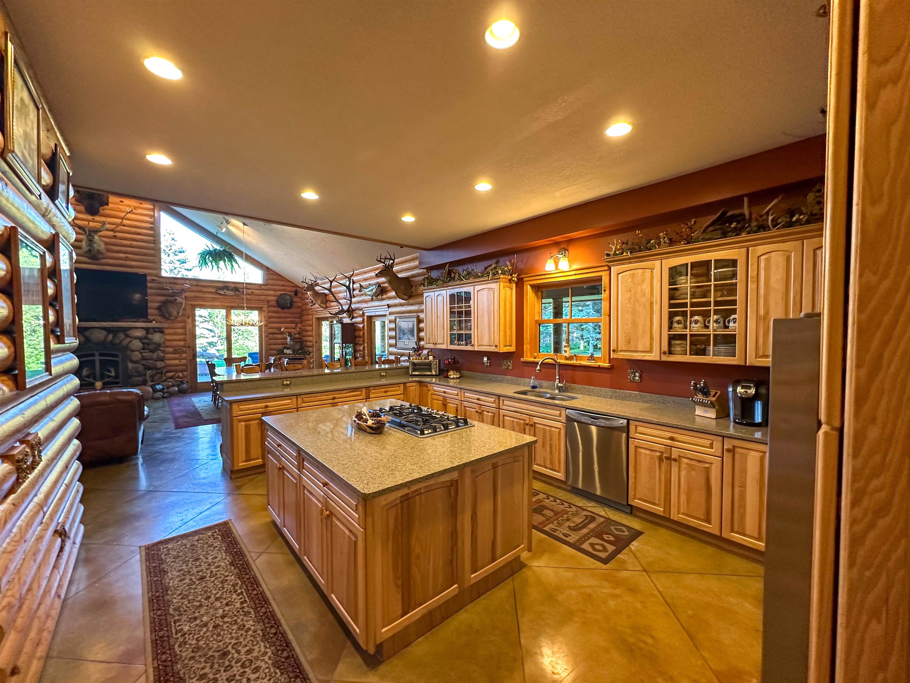 main property photo 9