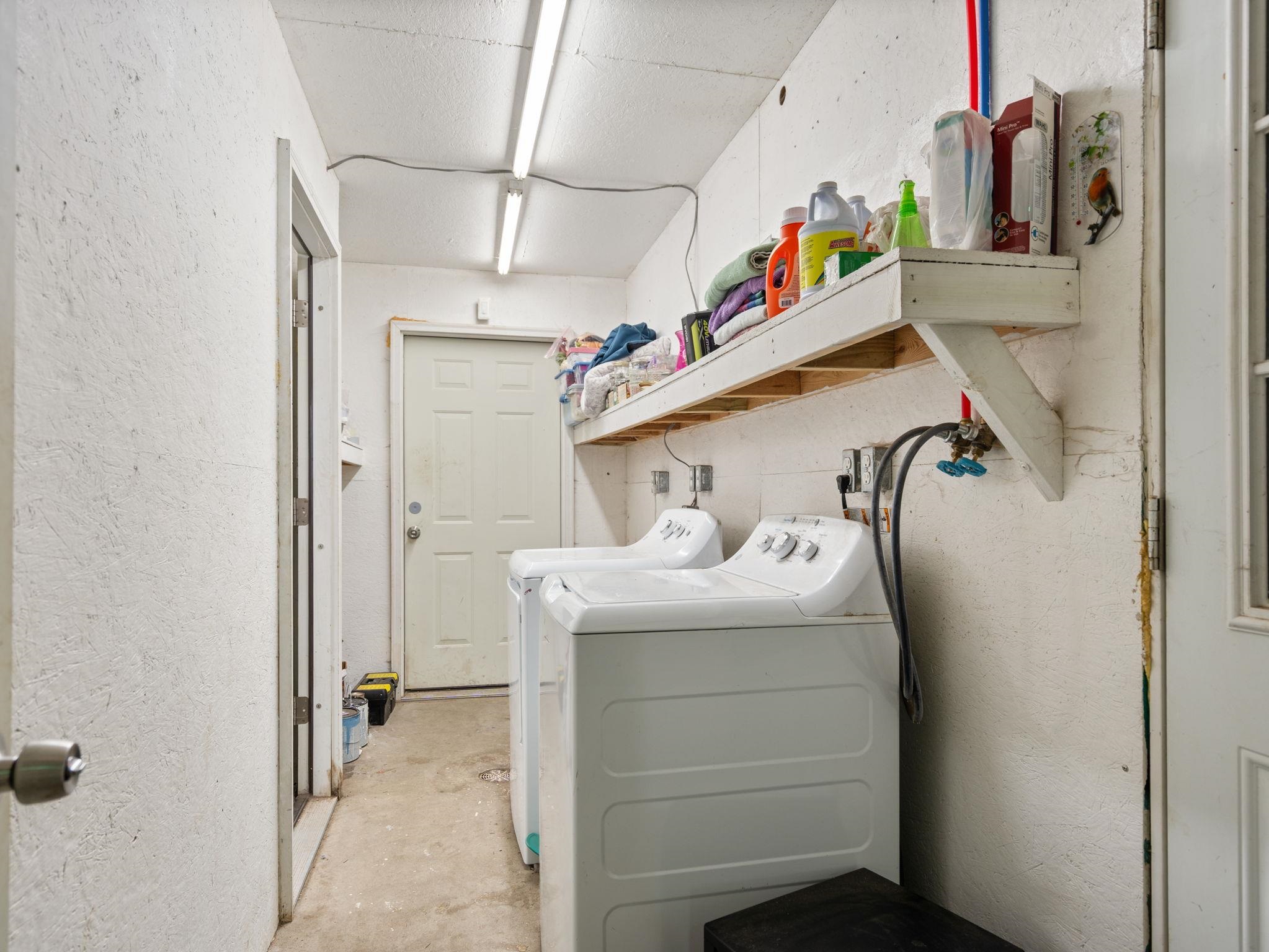 main property photo 14