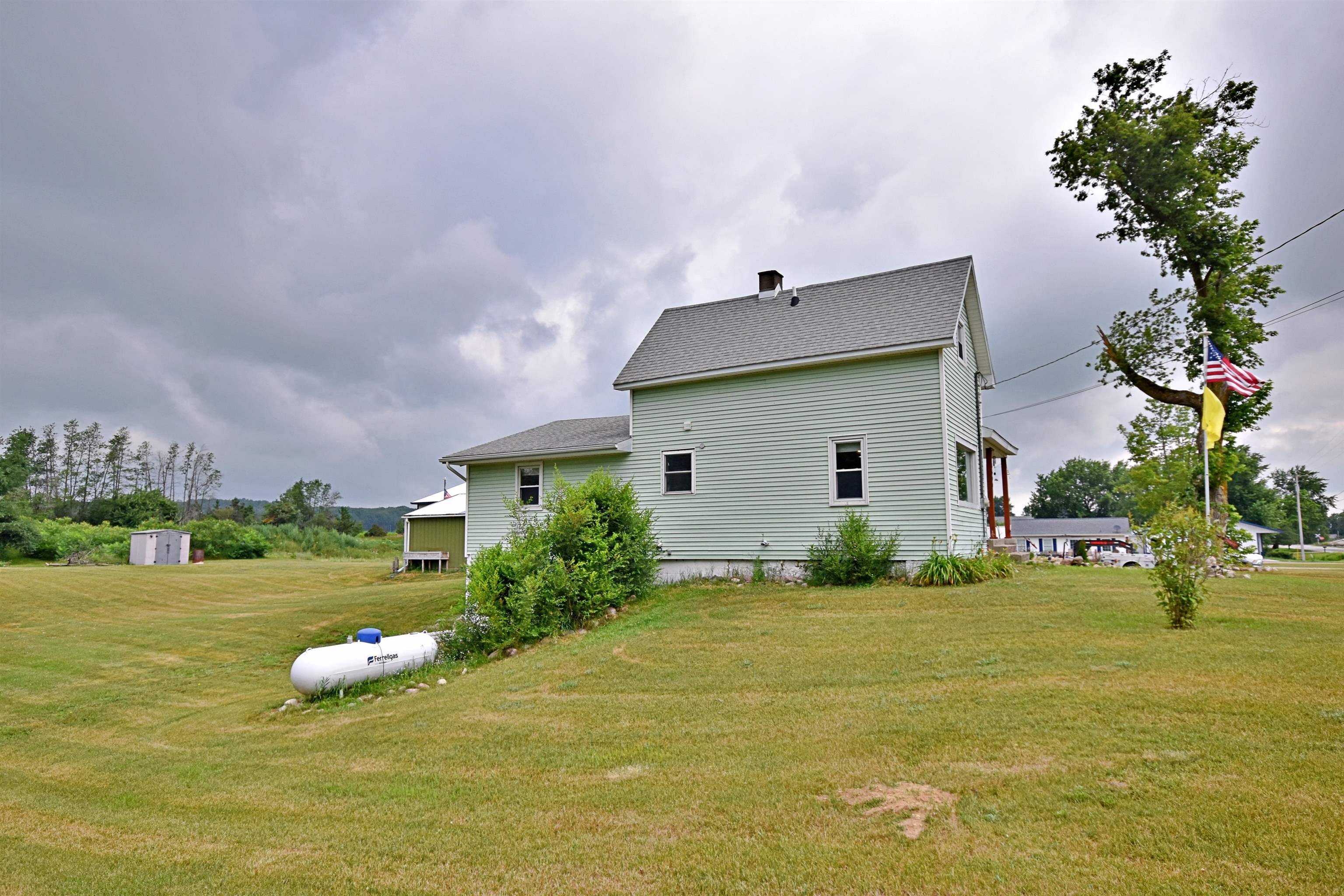 main property photo 36