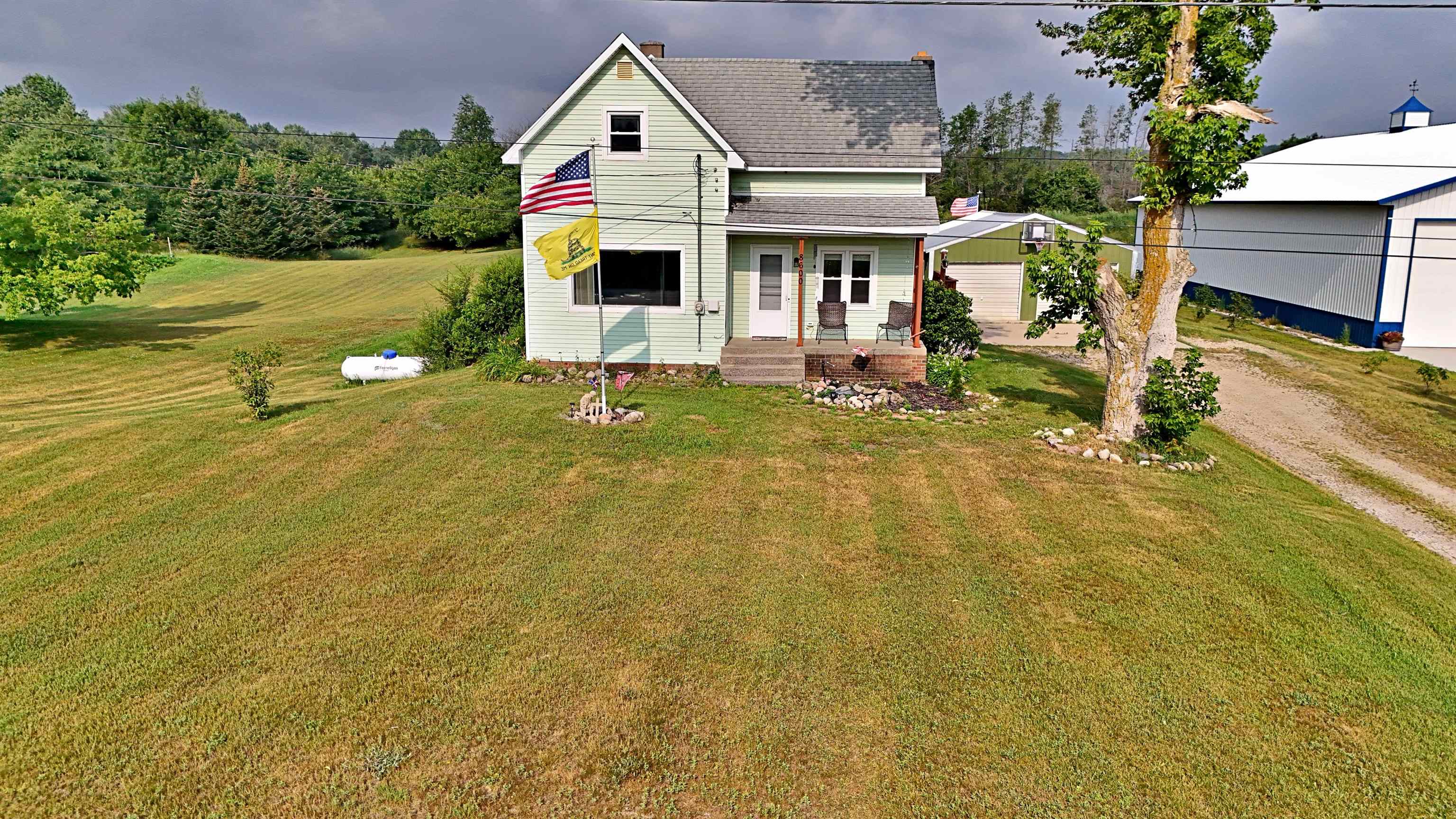 main property photo 45