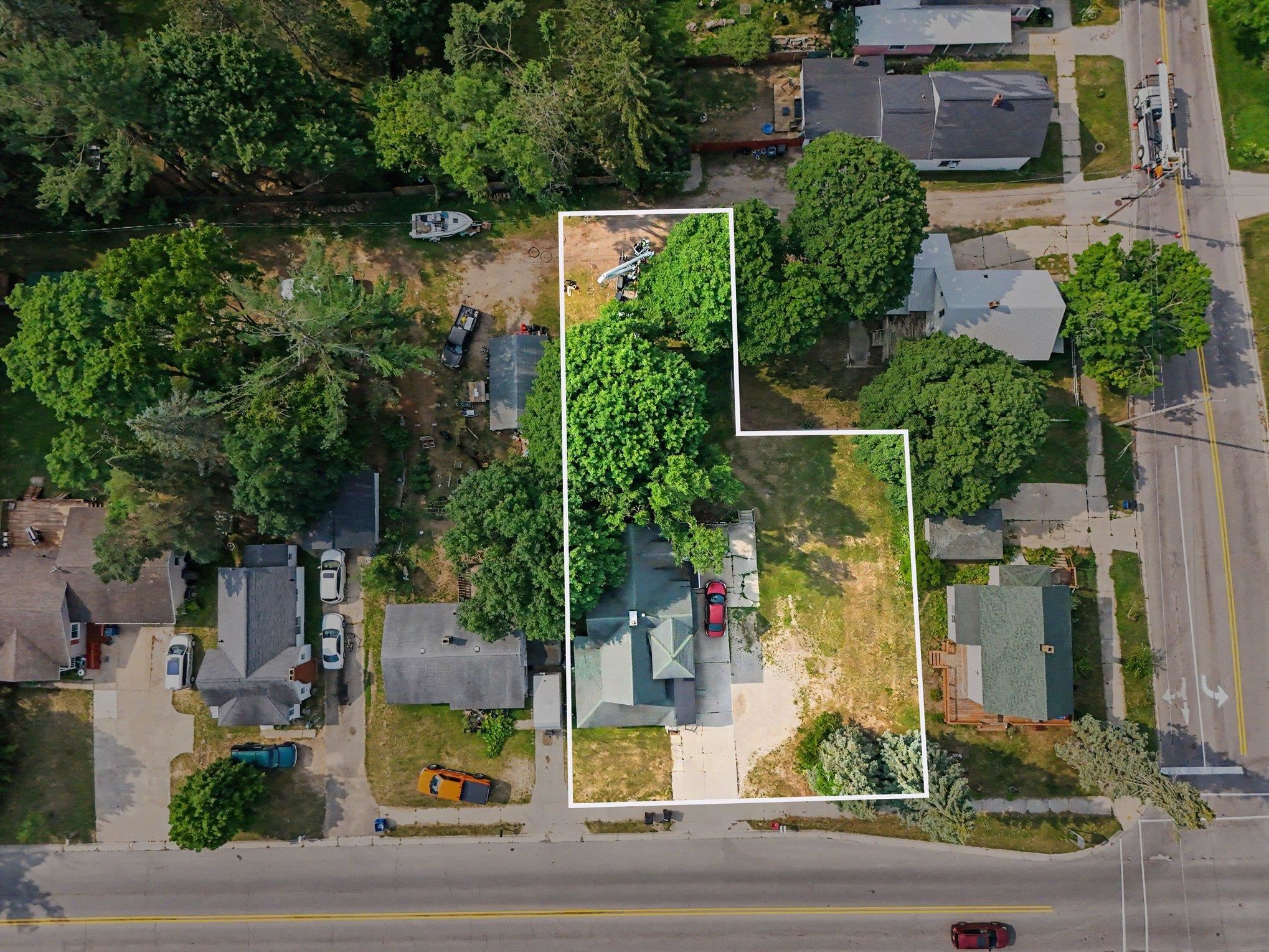 main property photo 13