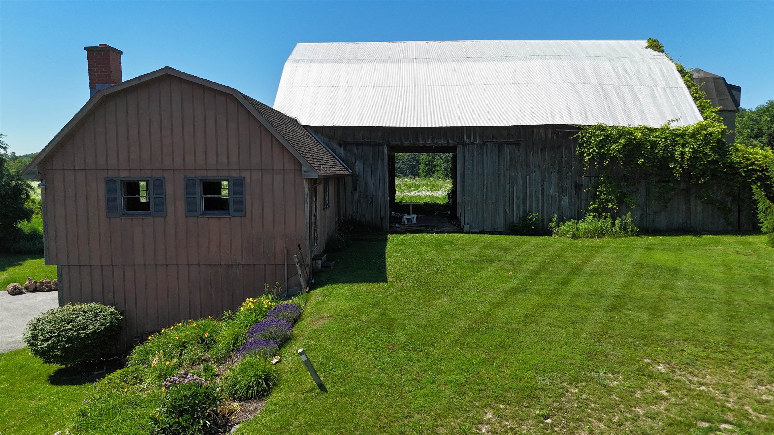 main property photo 49