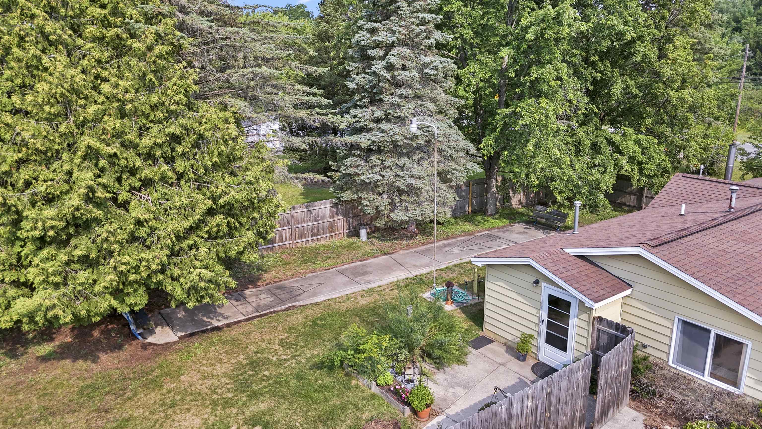 main property photo 49
