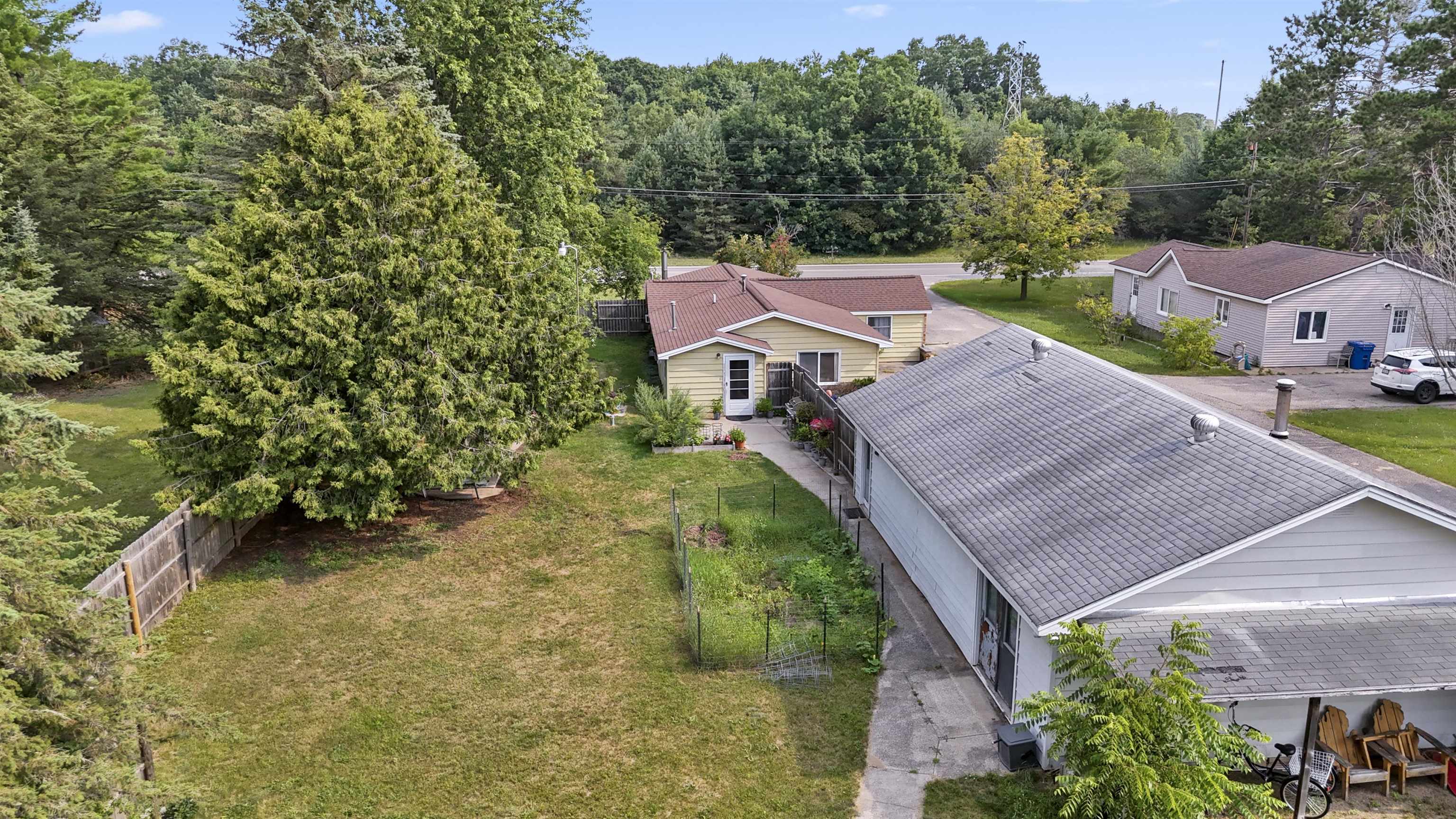 main property photo 50