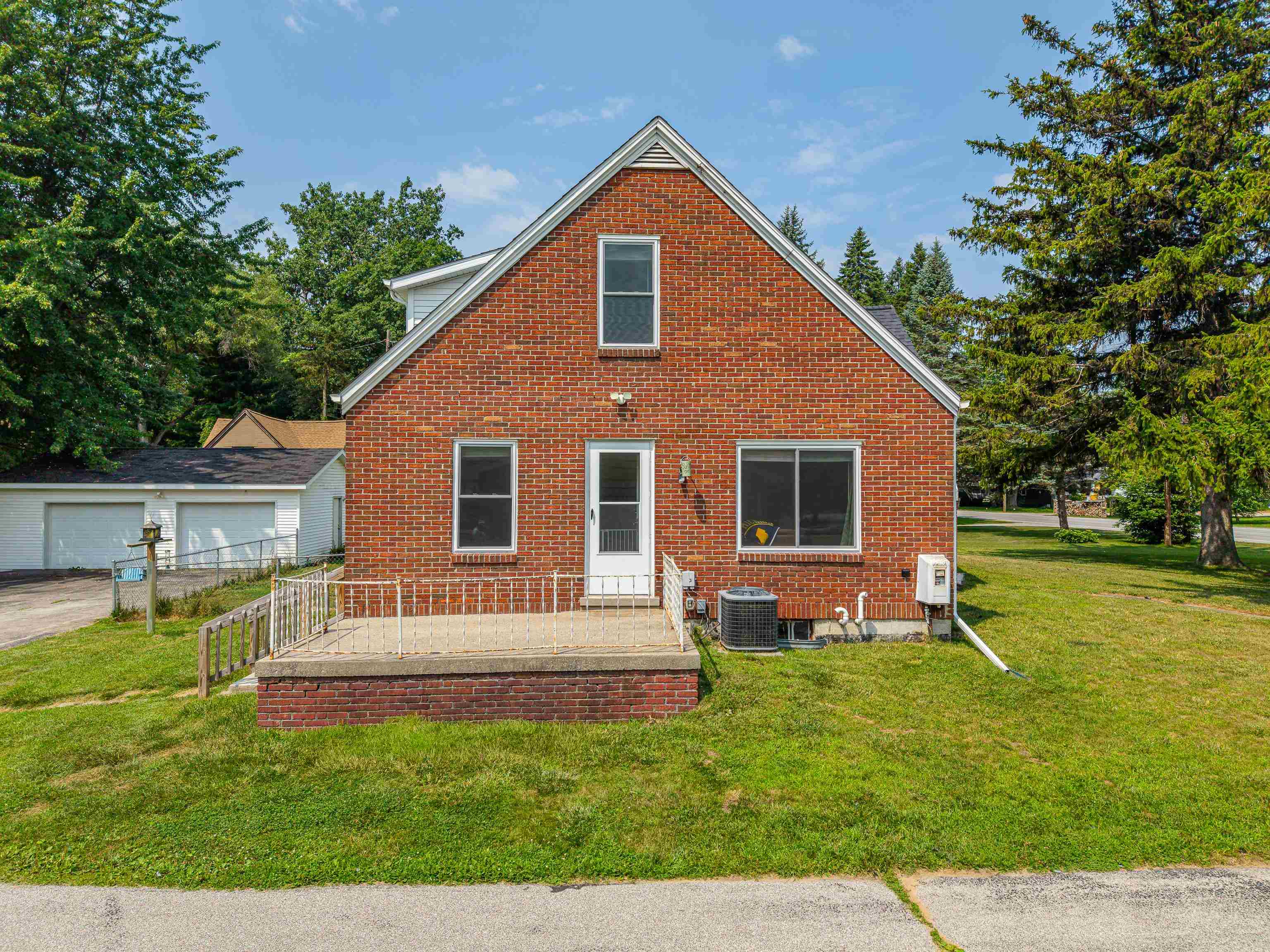 main property photo 3
