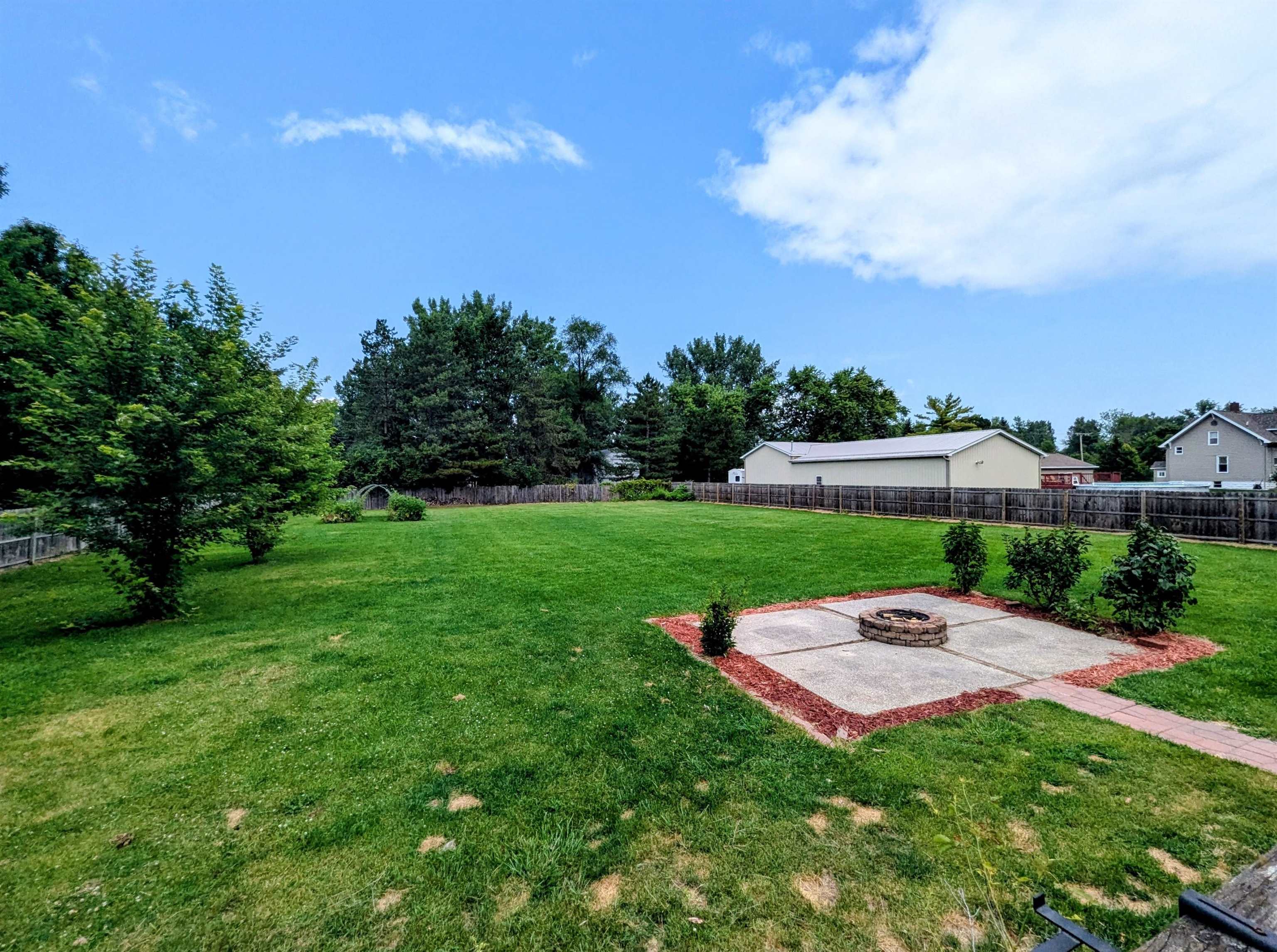 main property photo 10