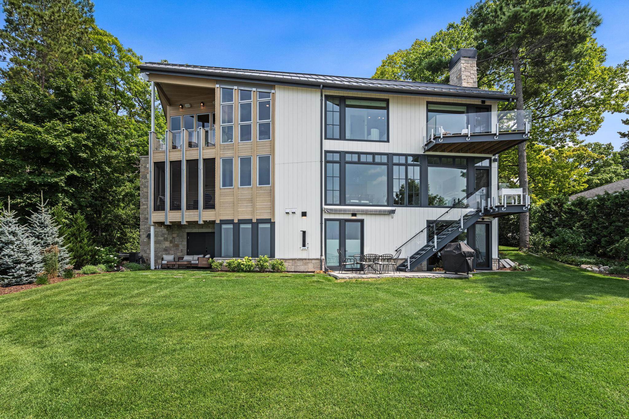 main property photo 76