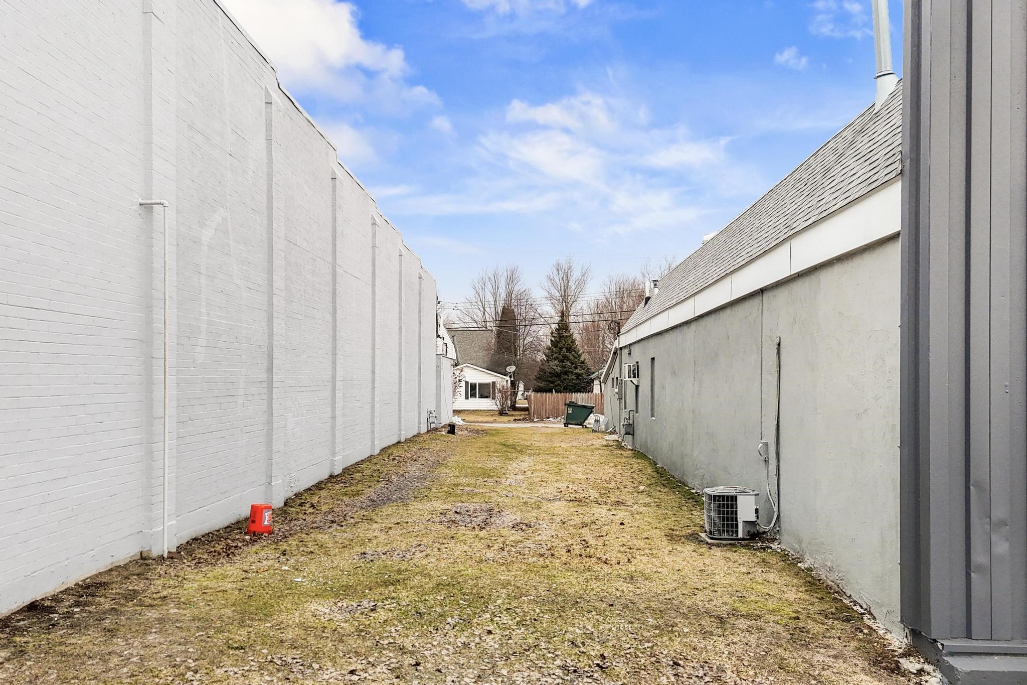 main property photo 7