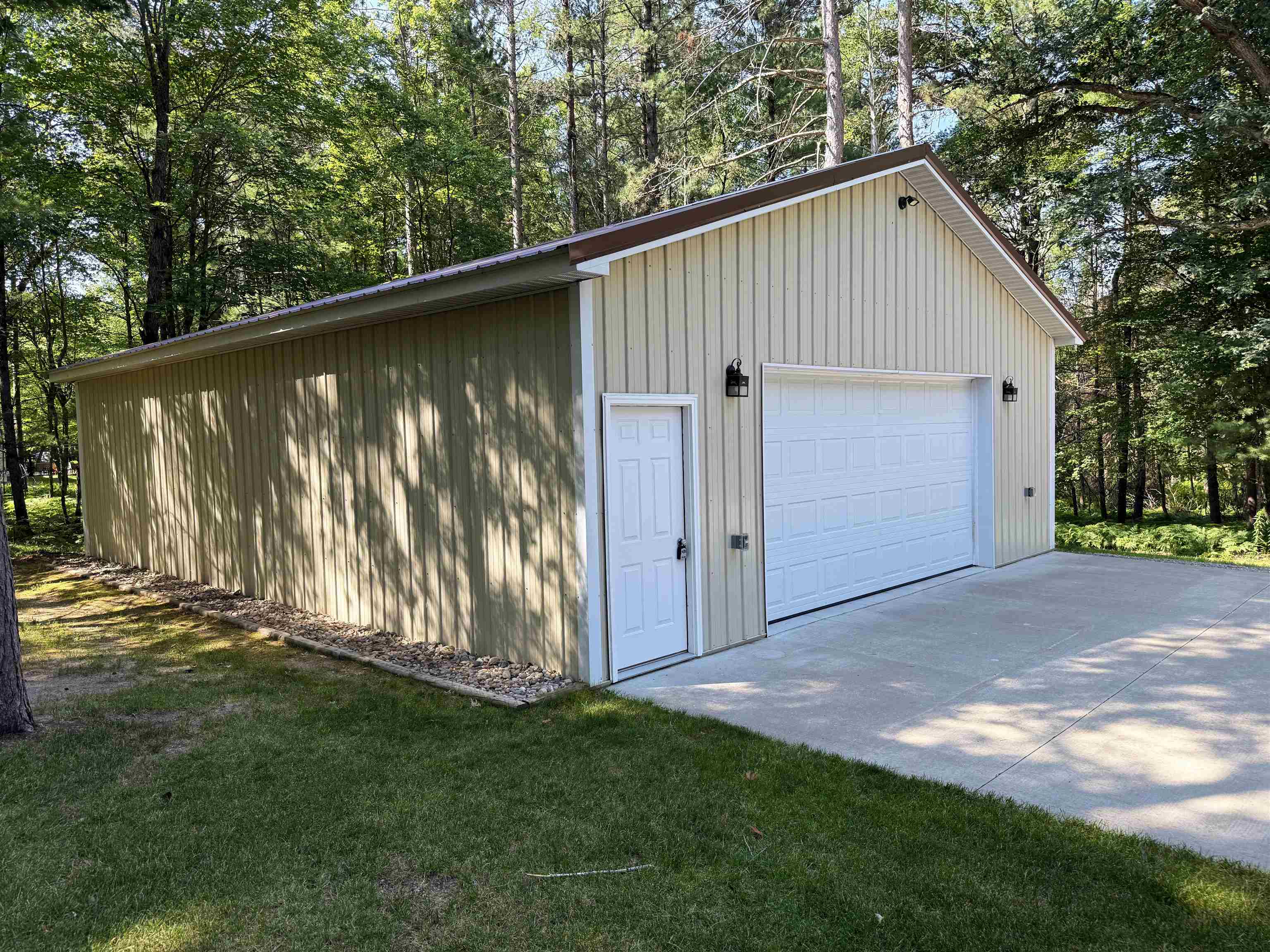 main property photo 67