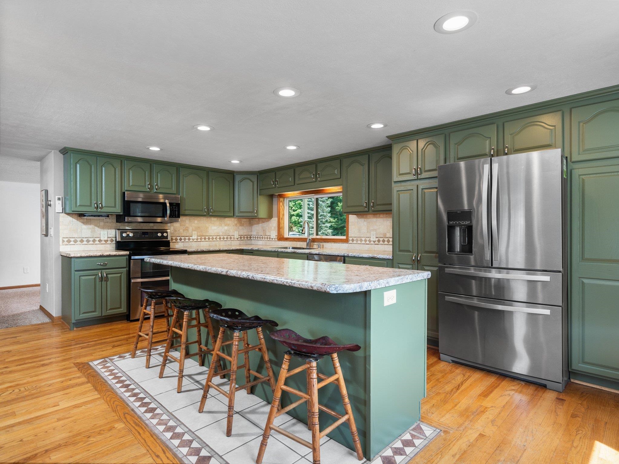 main property photo 11
