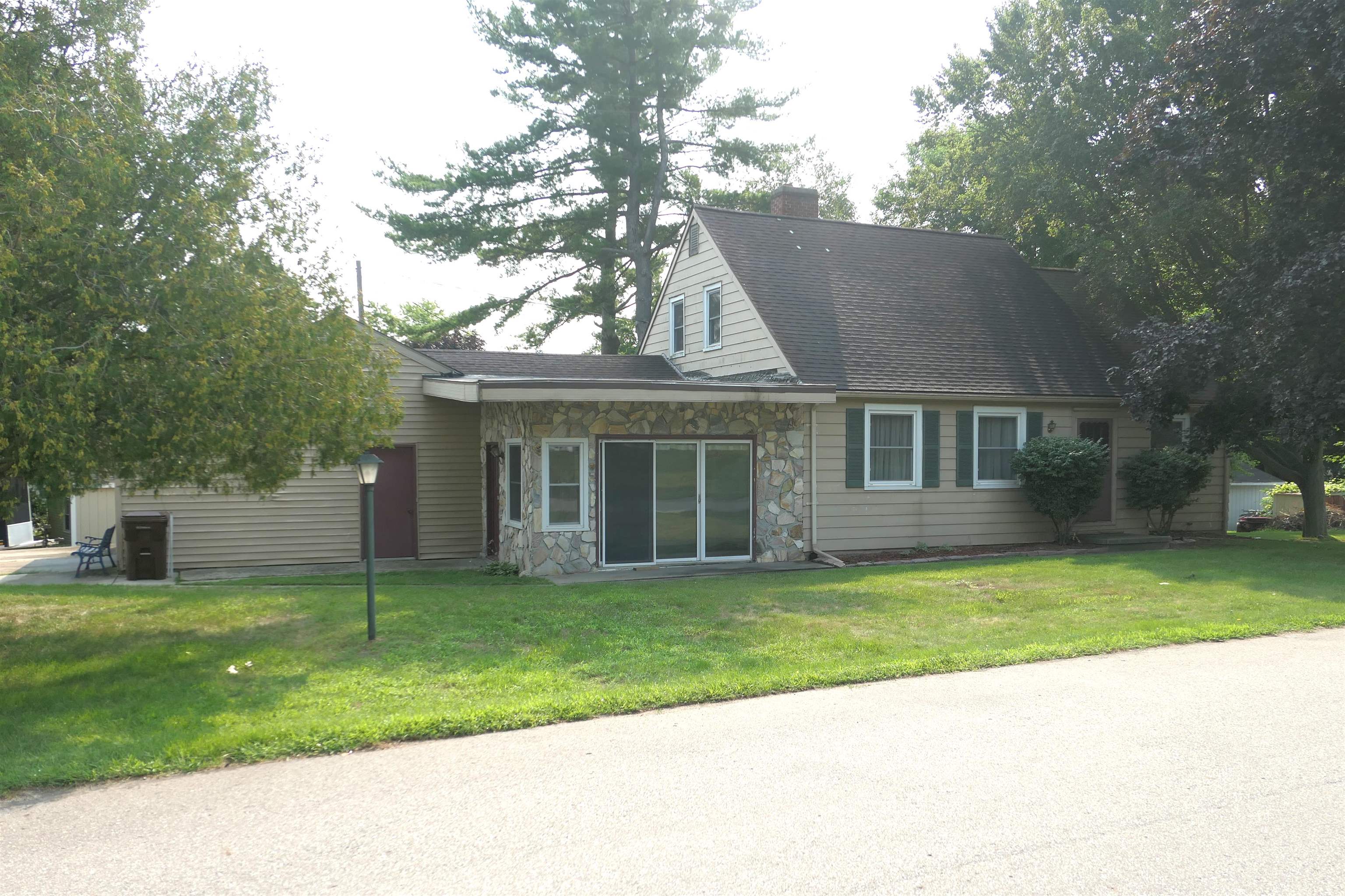 main property photo 28